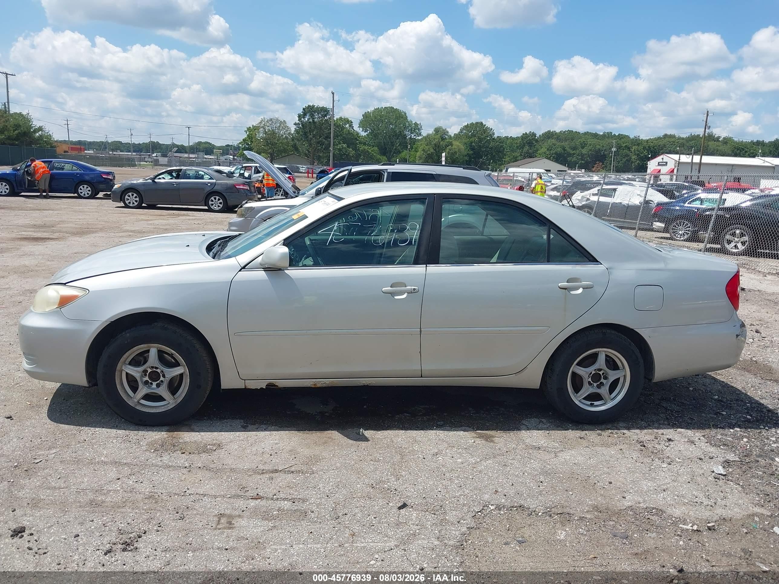 2002 Toyota Camry Le Silver vin: 4T1BE32K62U071673