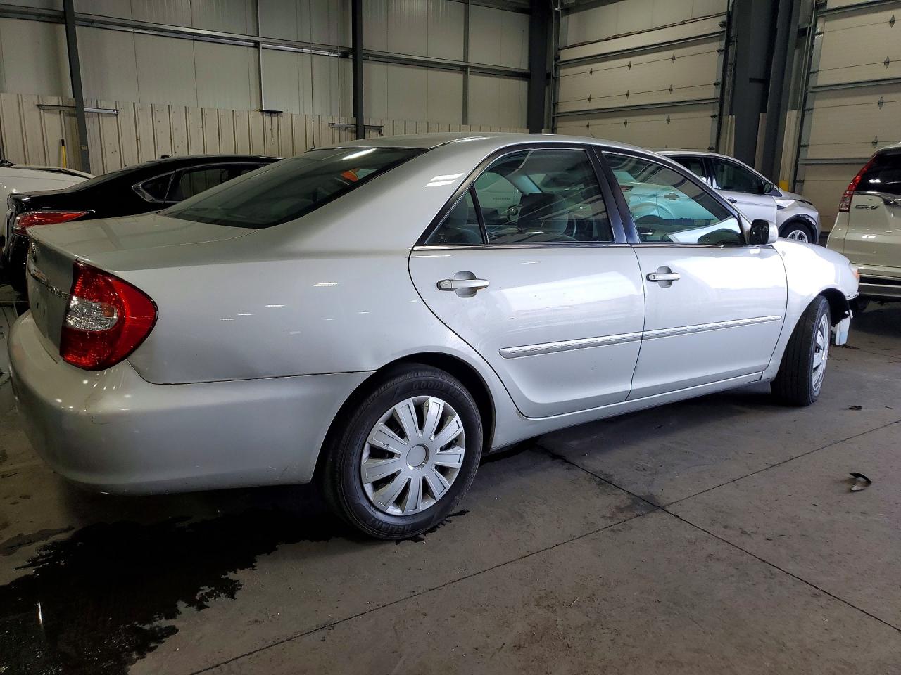 2002 Toyota Camry Xle Серебряный vin: 4T1BE32K62U536971