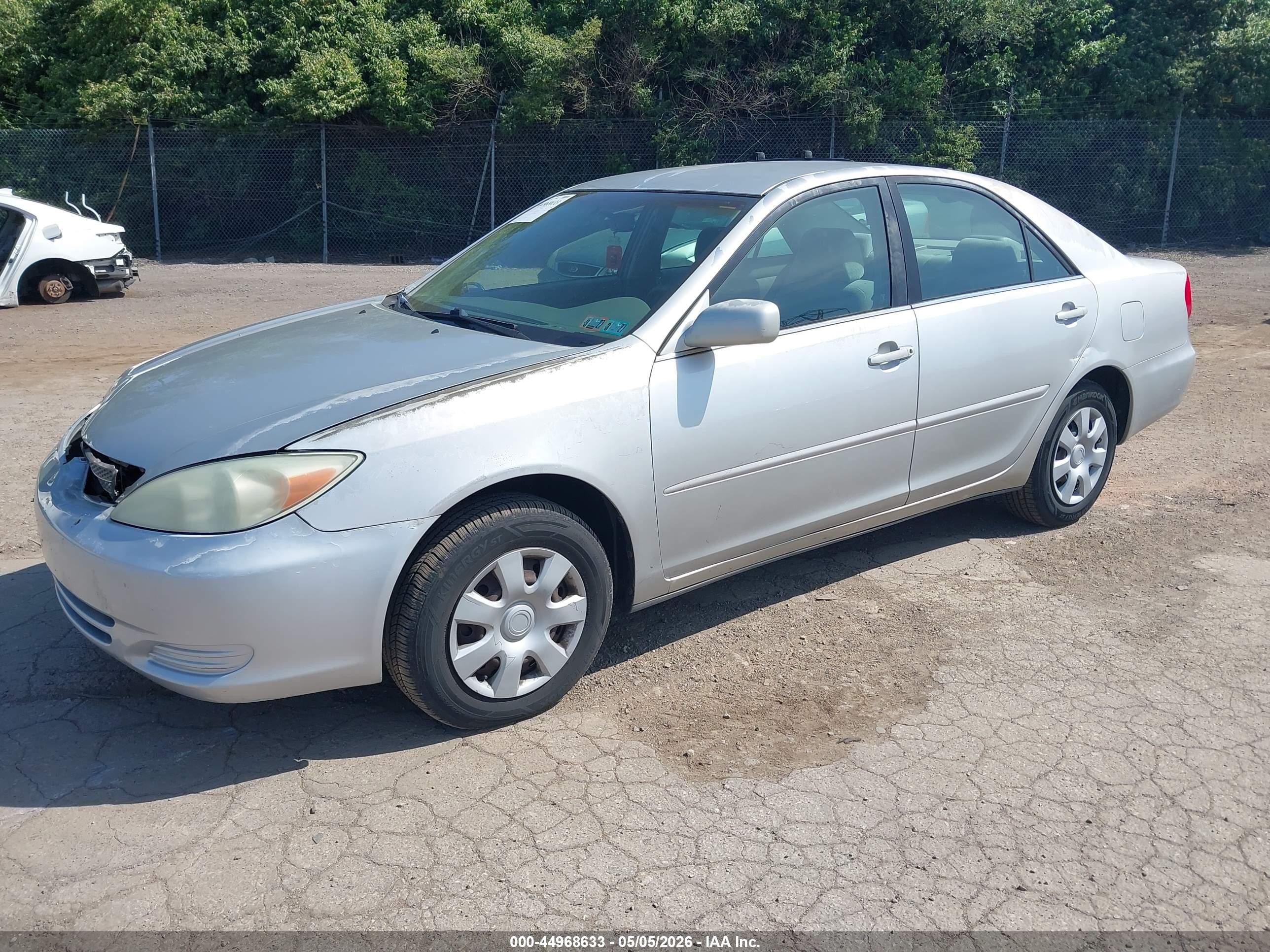 2002 Toyota Camry Le Silver vin: 4T1BE32K62U599178