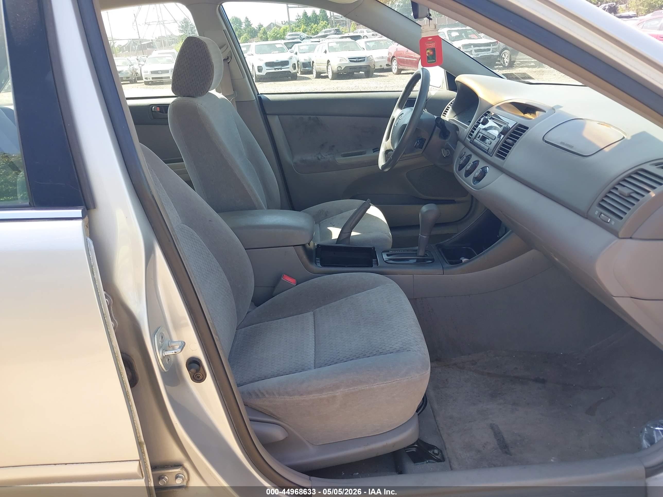 2002 Toyota Camry Le Silver vin: 4T1BE32K62U599178