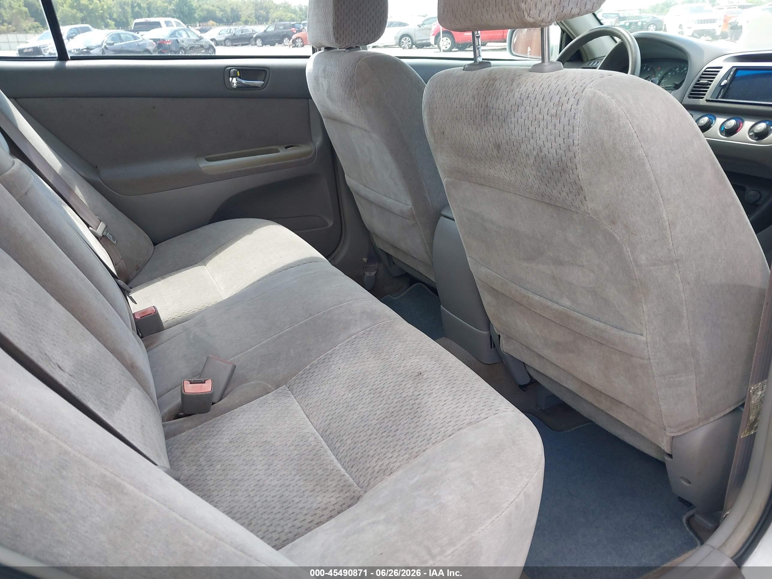 2002 Toyota Camry Le Silver vin: 4T1BE32K62U622426