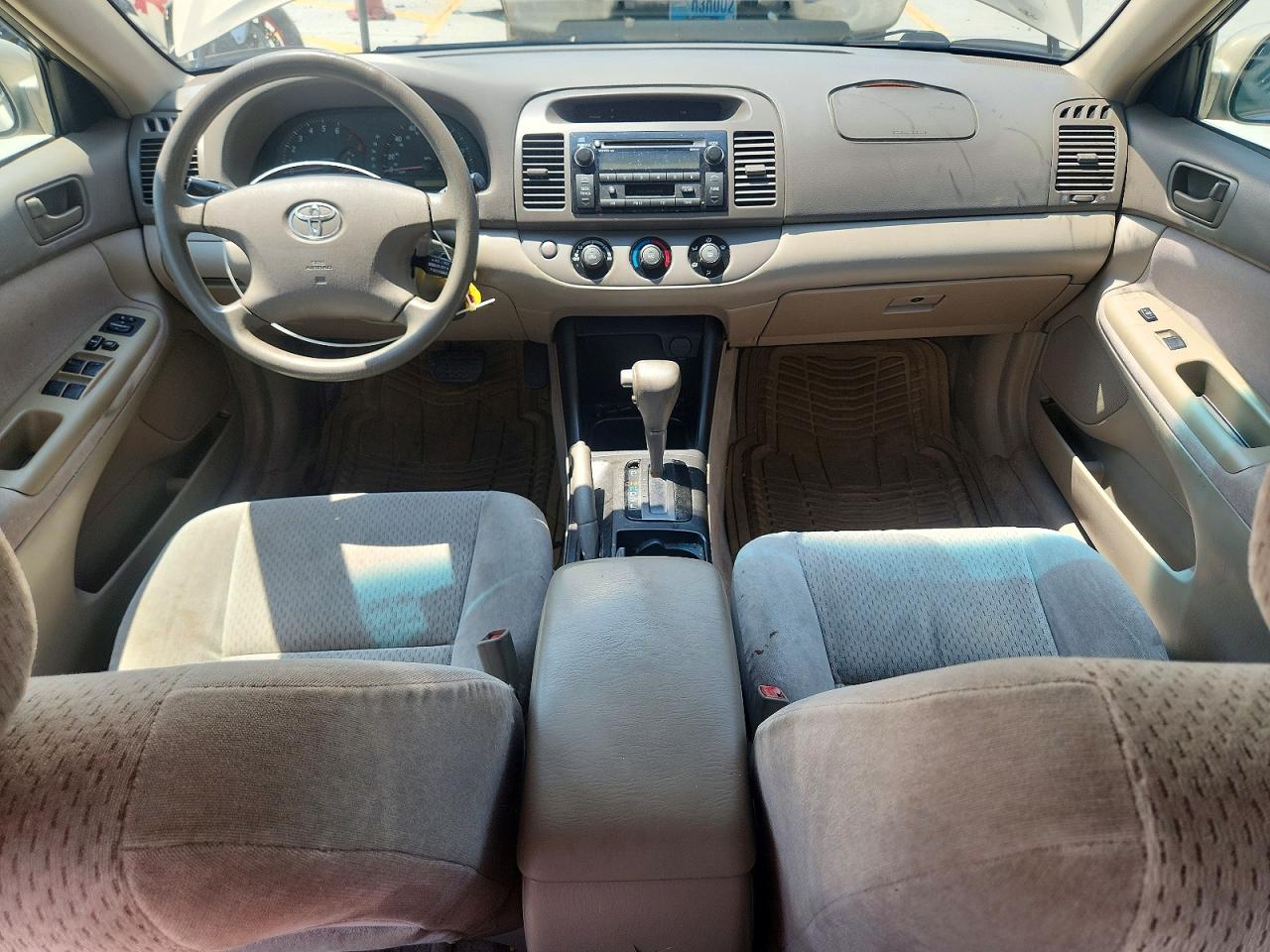 2003 Toyota Camry Le Gold vin: 4T1BE32K63U137642