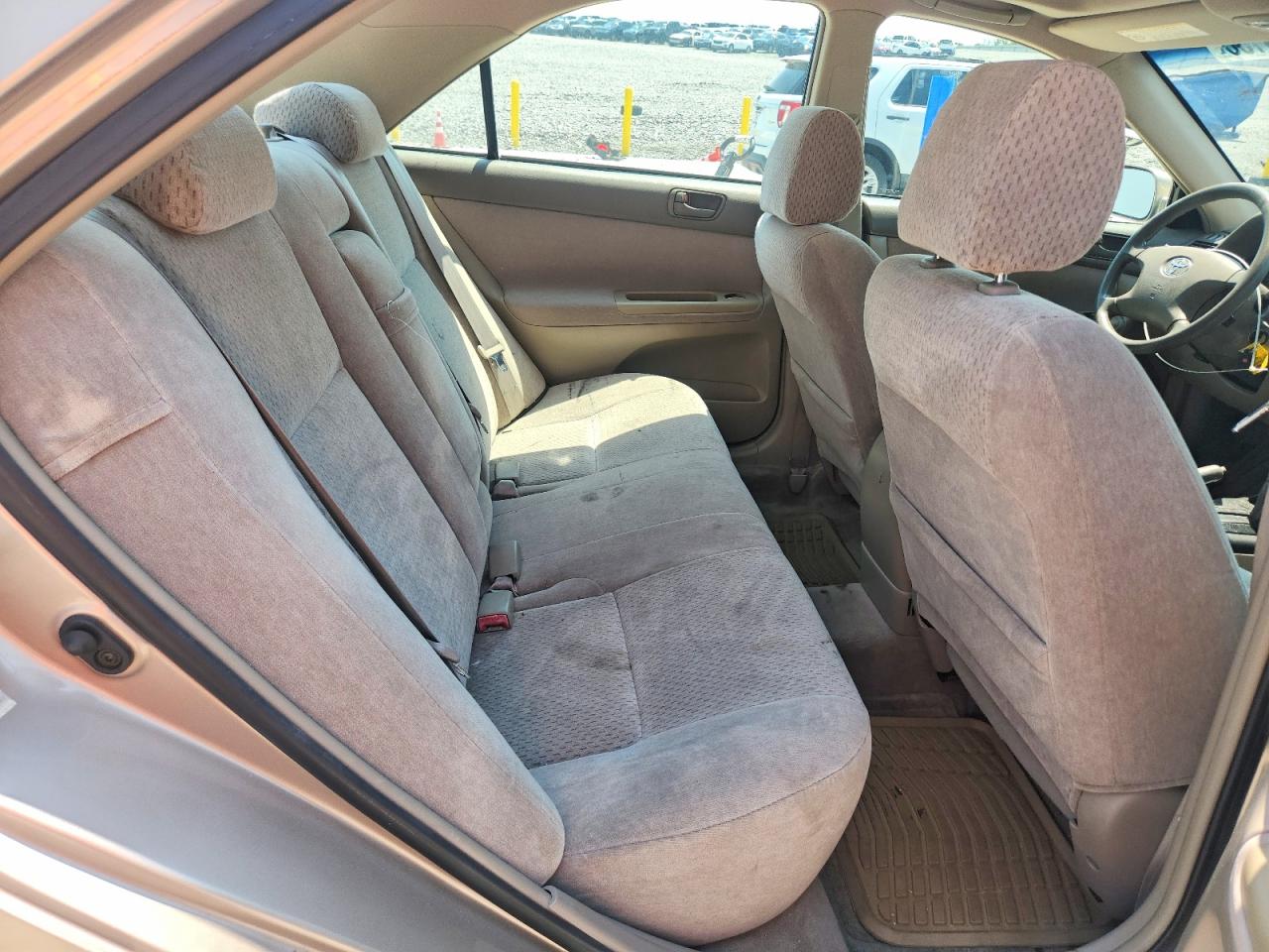 2003 Toyota Camry Le Gold vin: 4T1BE32K63U137642