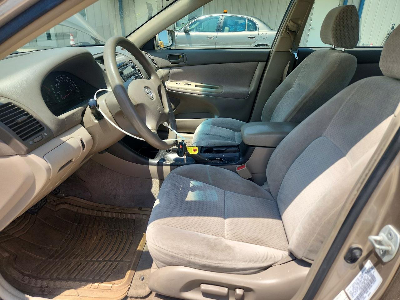 2003 Toyota Camry Le Gold vin: 4T1BE32K63U137642