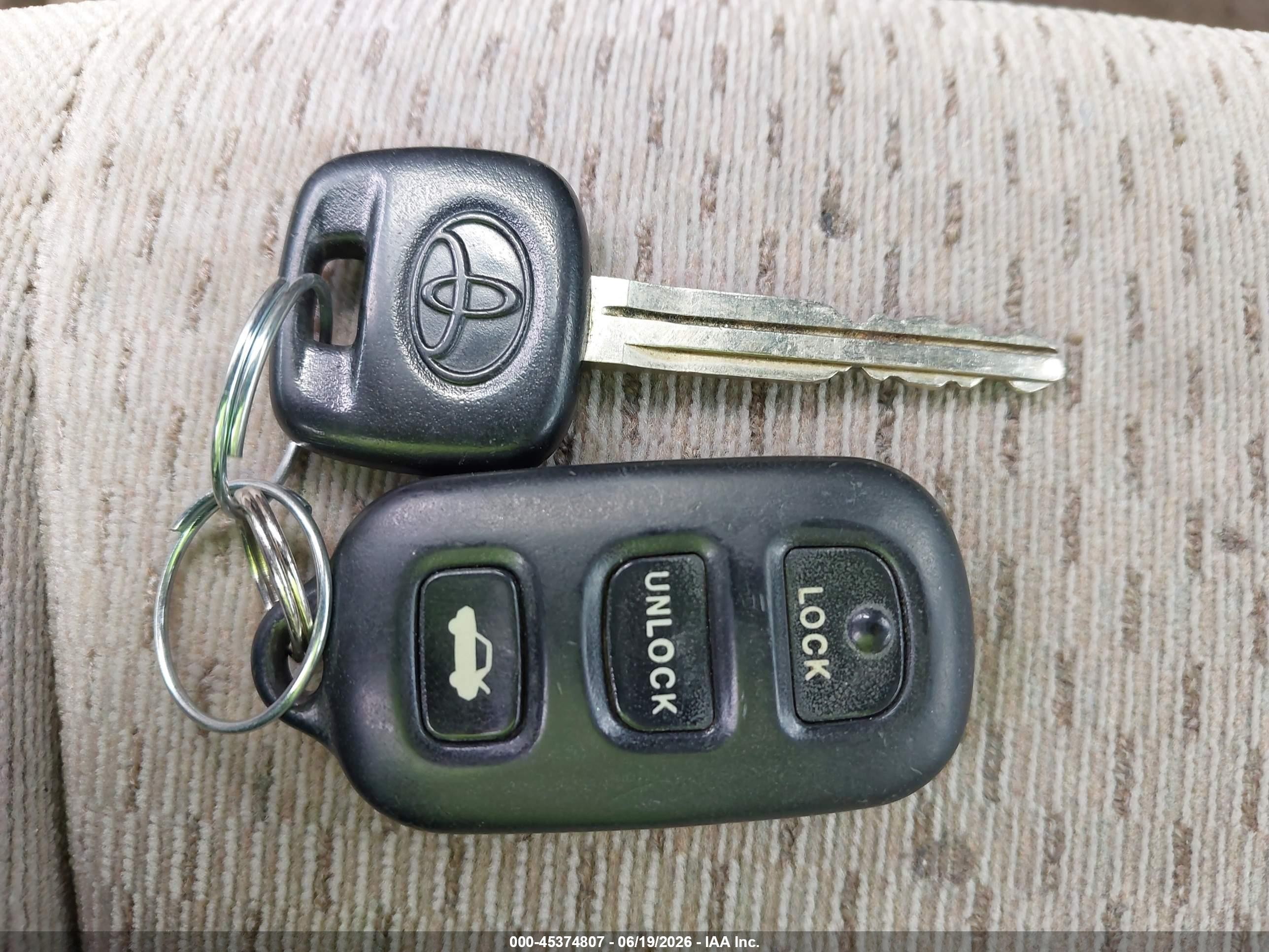 2003 Toyota Camry Le Красный vin: 4T1BE32K63U191040