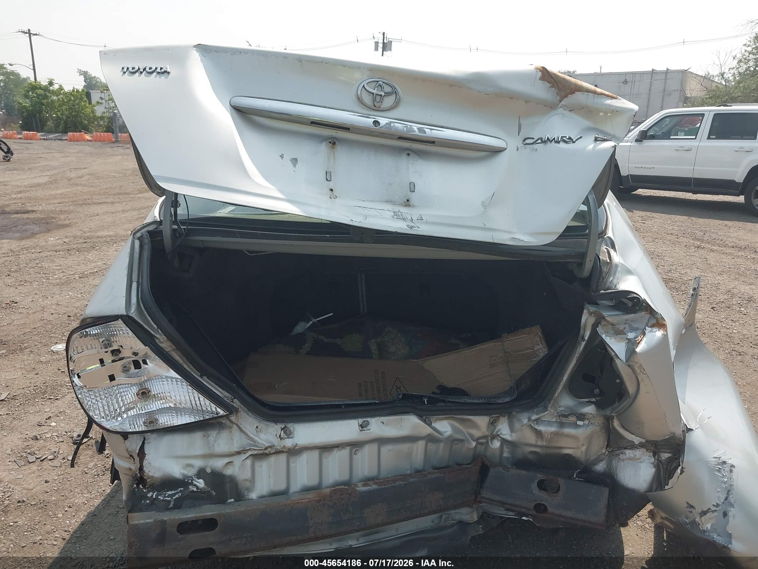 2003 Toyota Camry Le Серебряный vin: 4T1BE32K63U742549