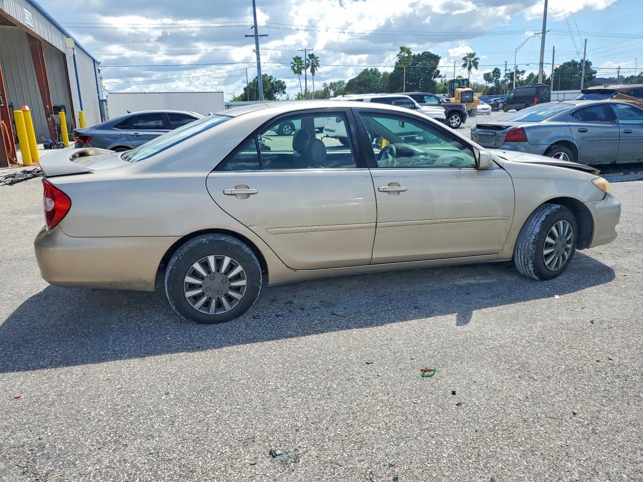 2003 Toyota Camry Le Gold vin: 4T1BE32K63U786471