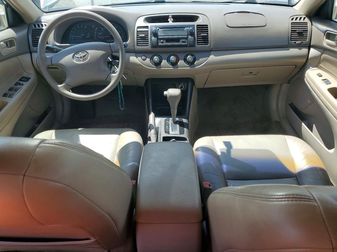 2003 Toyota Camry Le Gold vin: 4T1BE32K63U786471