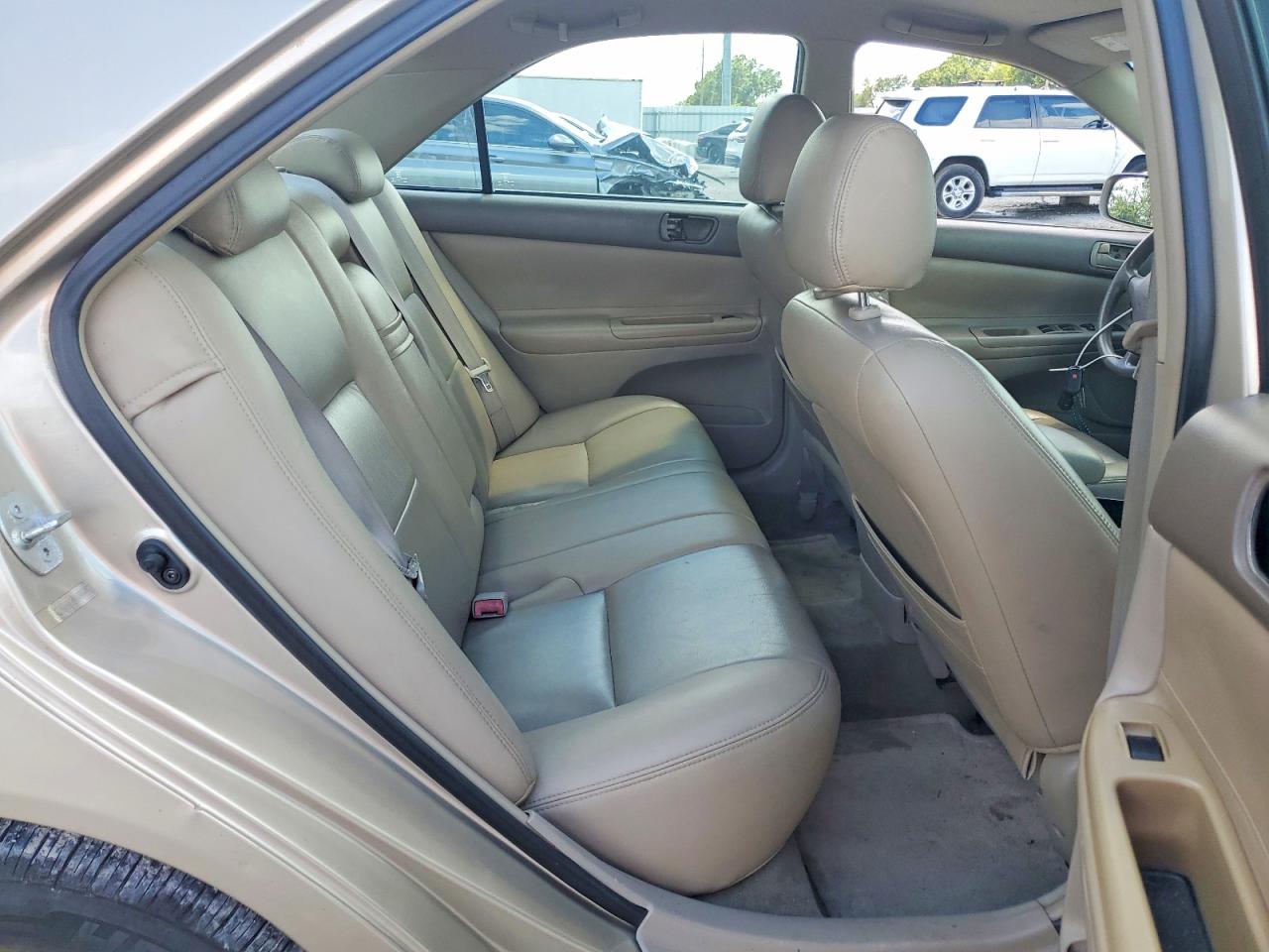 2003 Toyota Camry Le Gold vin: 4T1BE32K63U786471