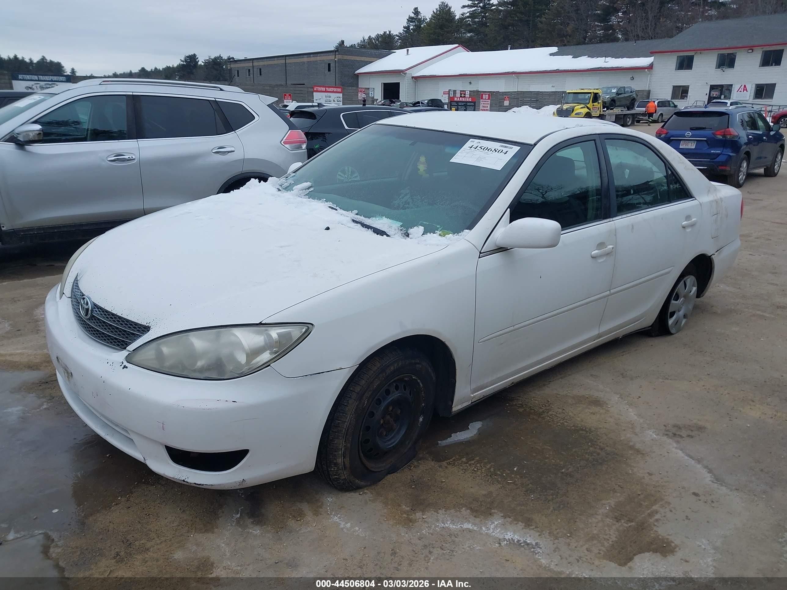 2004 Toyota Camry Le White vin: 4T1BE32K64U273366