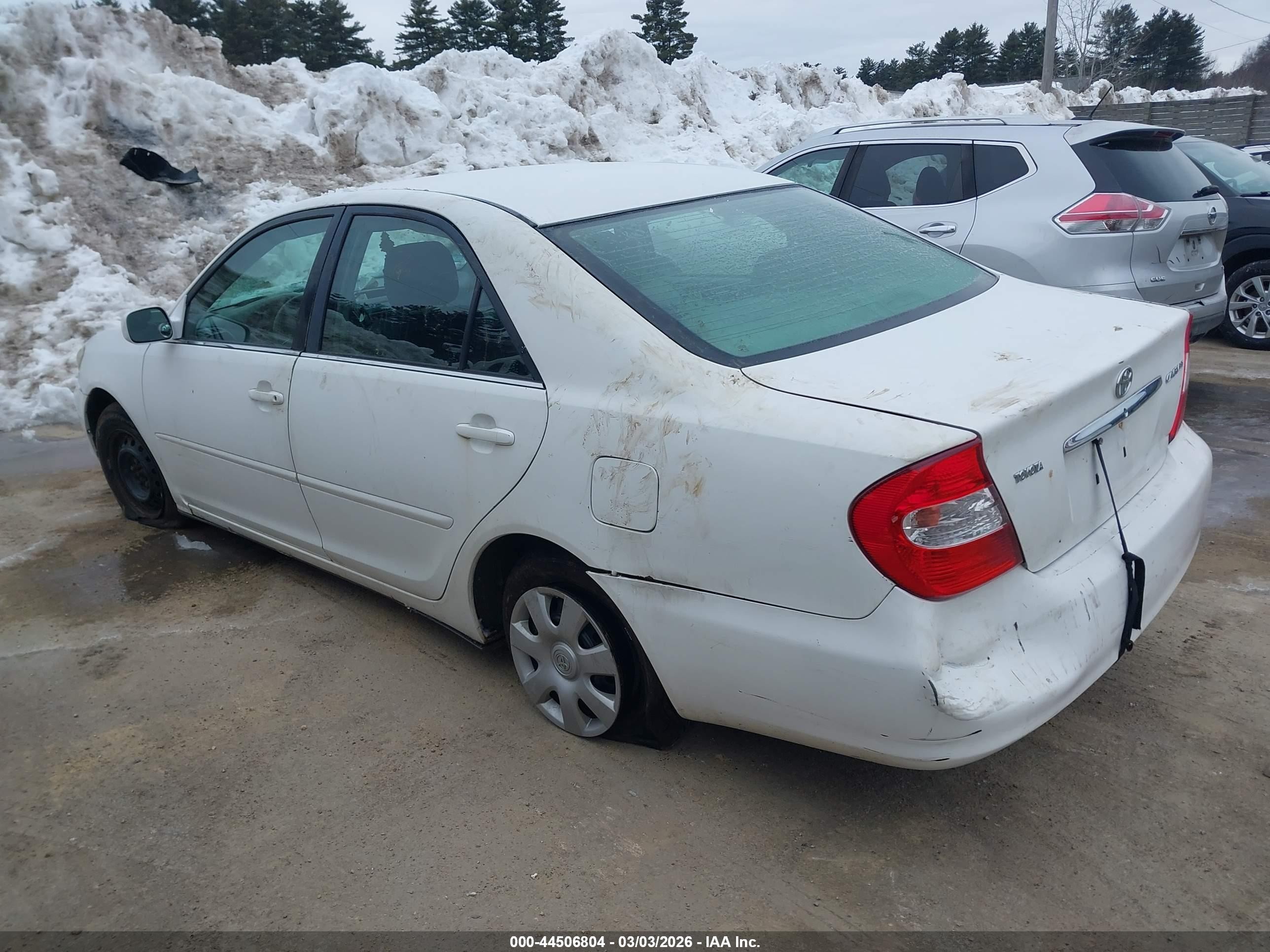 2004 Toyota Camry Le White vin: 4T1BE32K64U273366