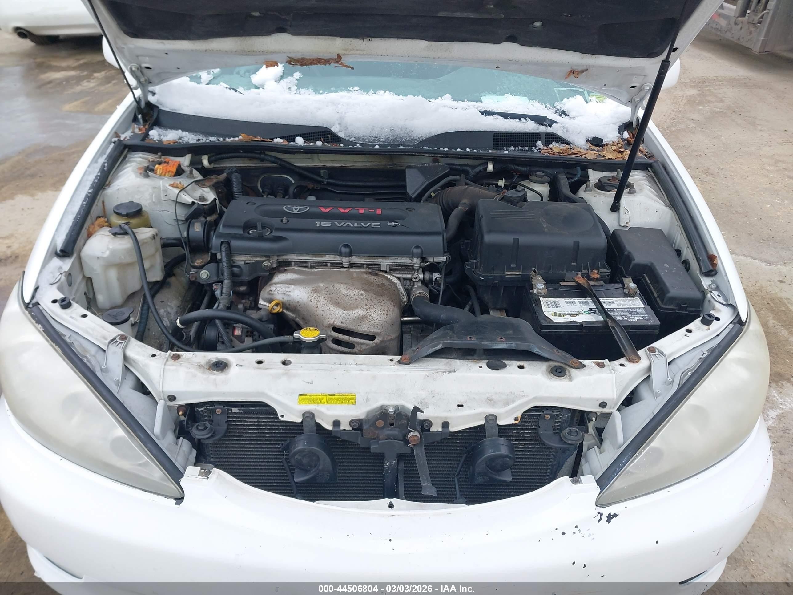 2004 Toyota Camry Le White vin: 4T1BE32K64U273366