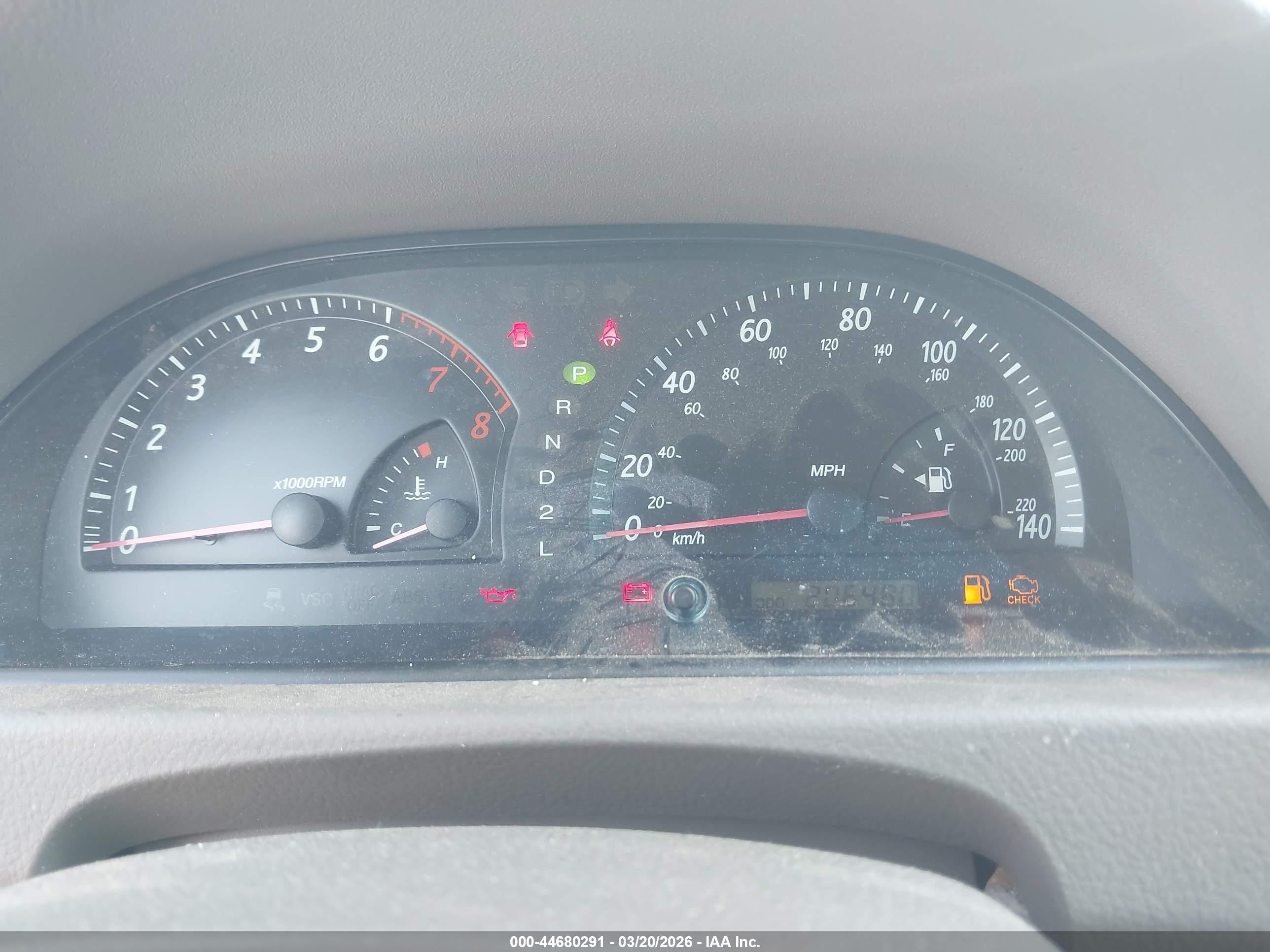 2004 Toyota Camry Xle White vin: 4T1BE32K64U377596