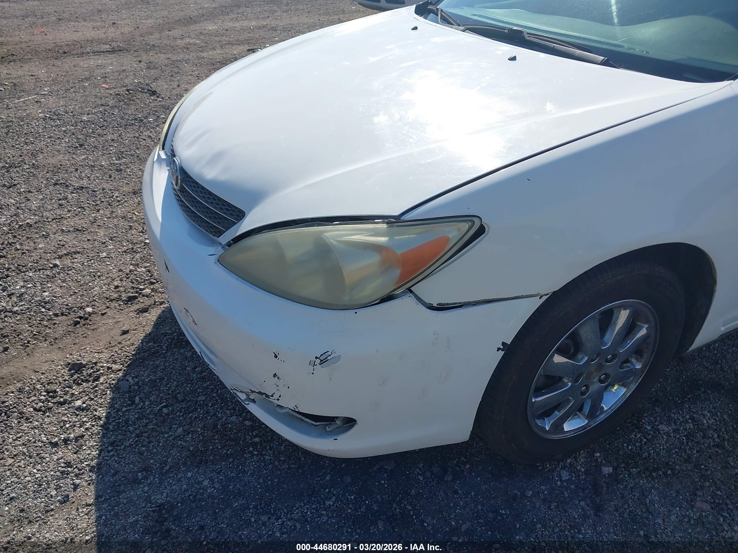 2004 Toyota Camry Xle White vin: 4T1BE32K64U377596