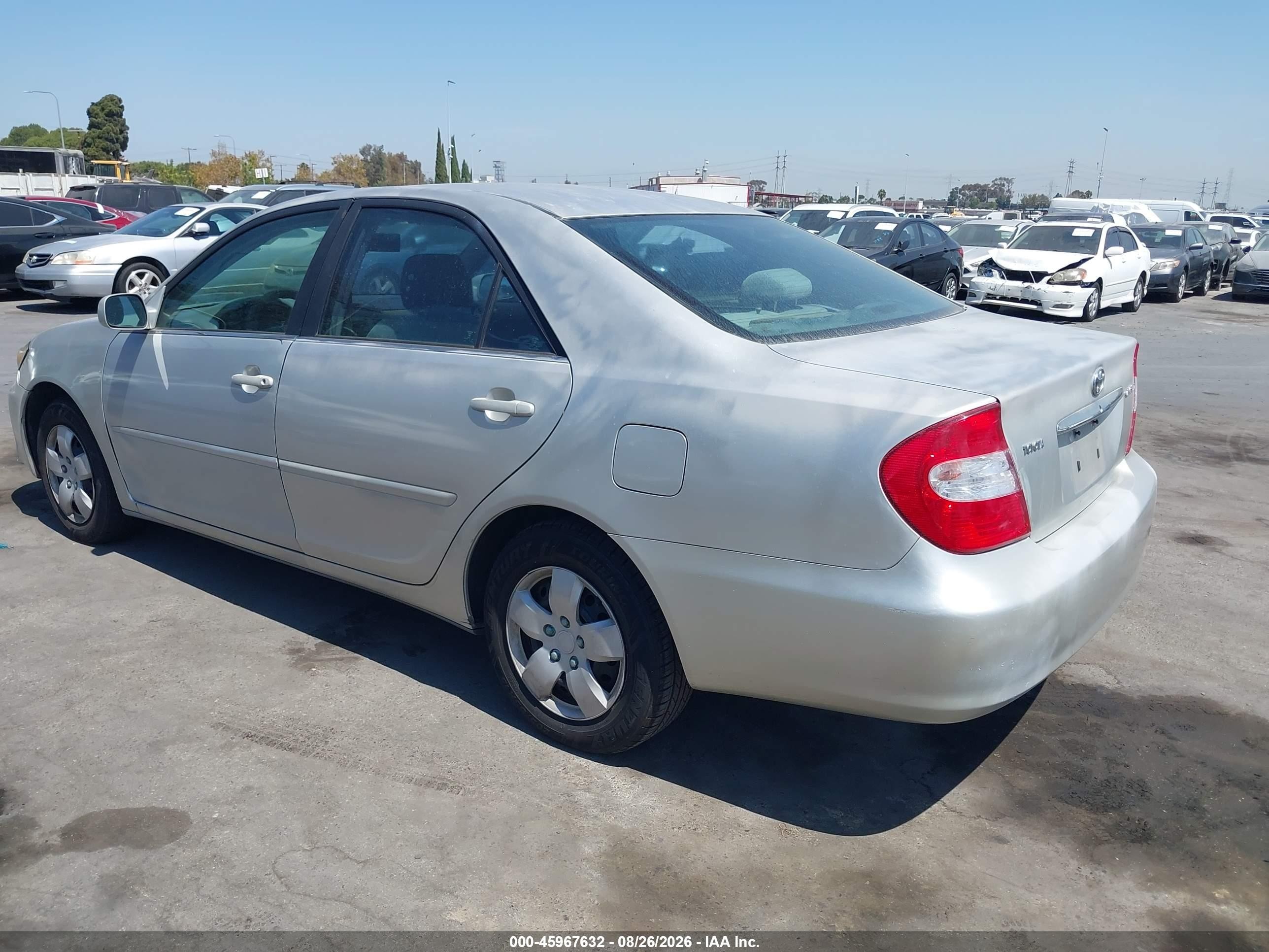 2004 Toyota Camry Le Silver vin: 4T1BE32K64U805263