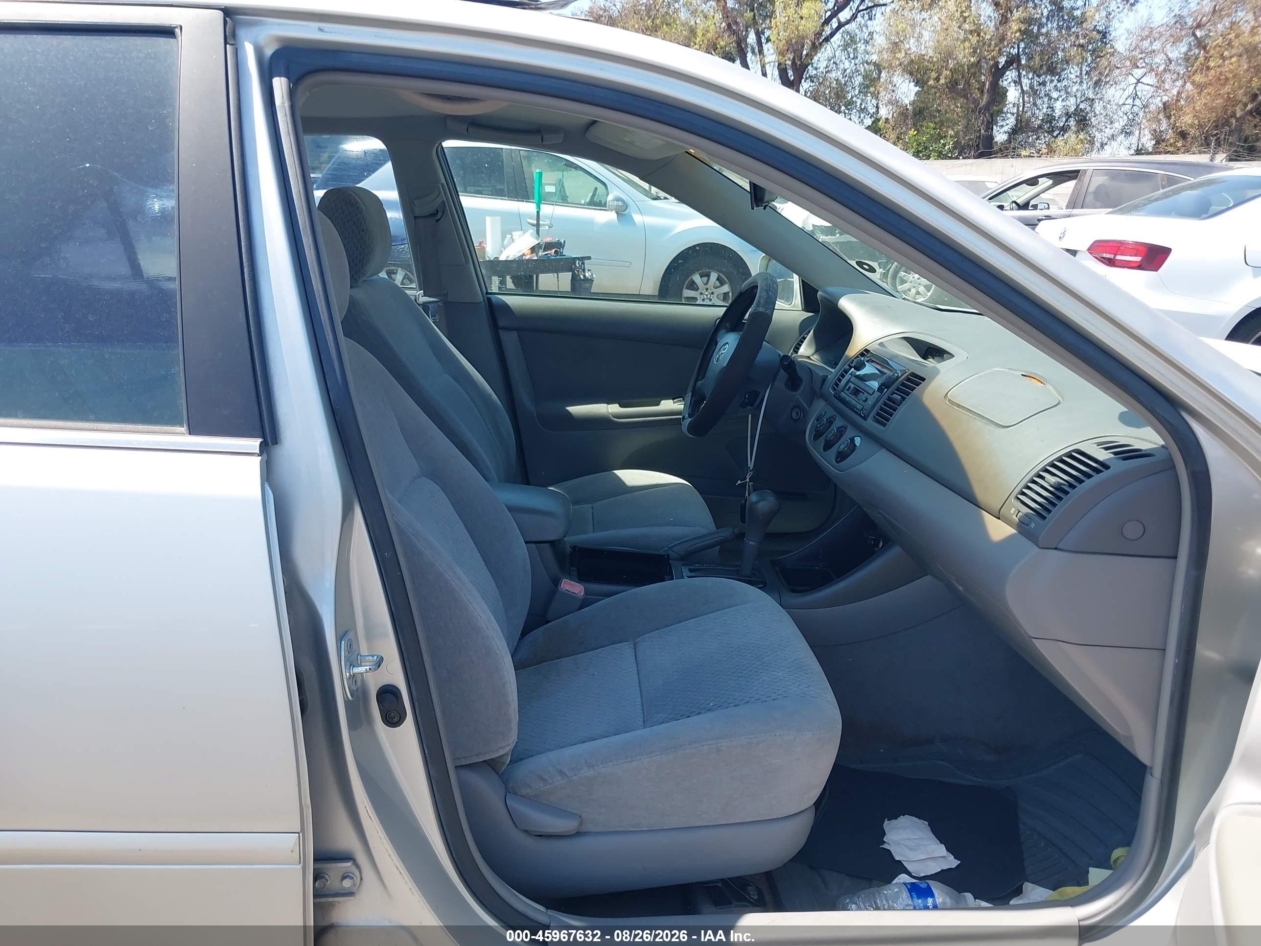 2004 Toyota Camry Le Silver vin: 4T1BE32K64U805263