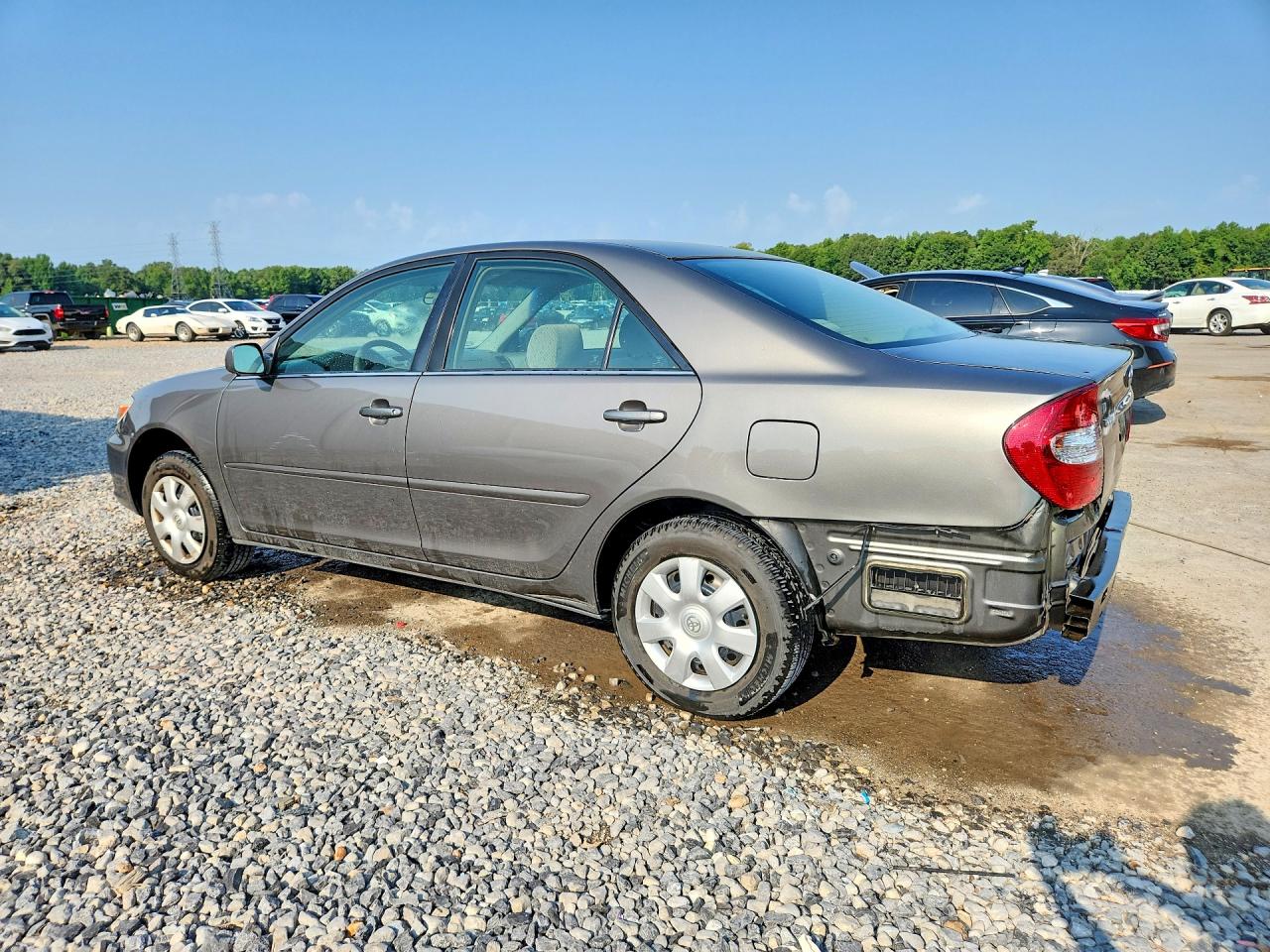 2004 Toyota Camry Le Tan vin: 4T1BE32K64U814089