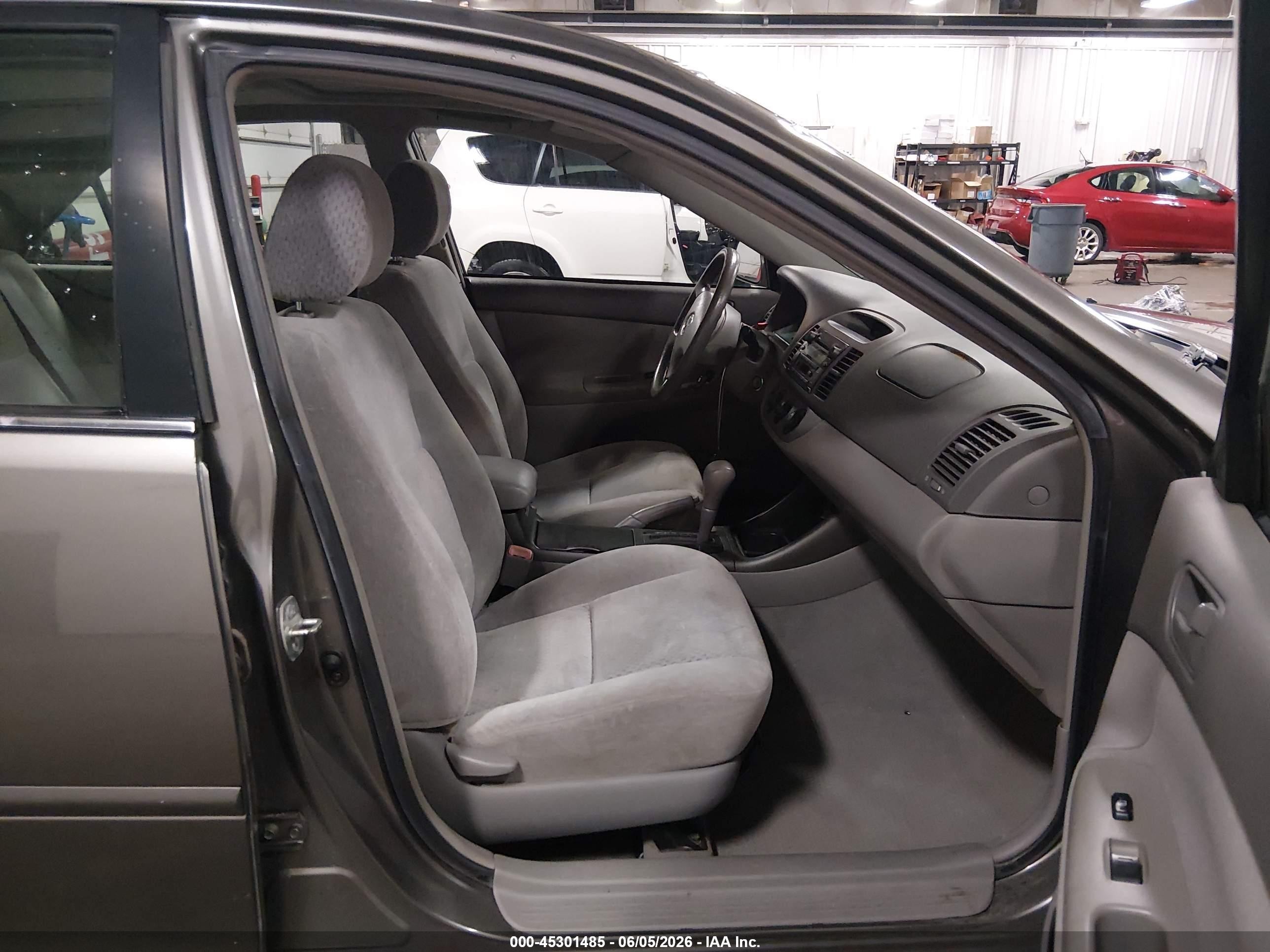 2004 Toyota Camry Le Gray vin: 4T1BE32K64U838862