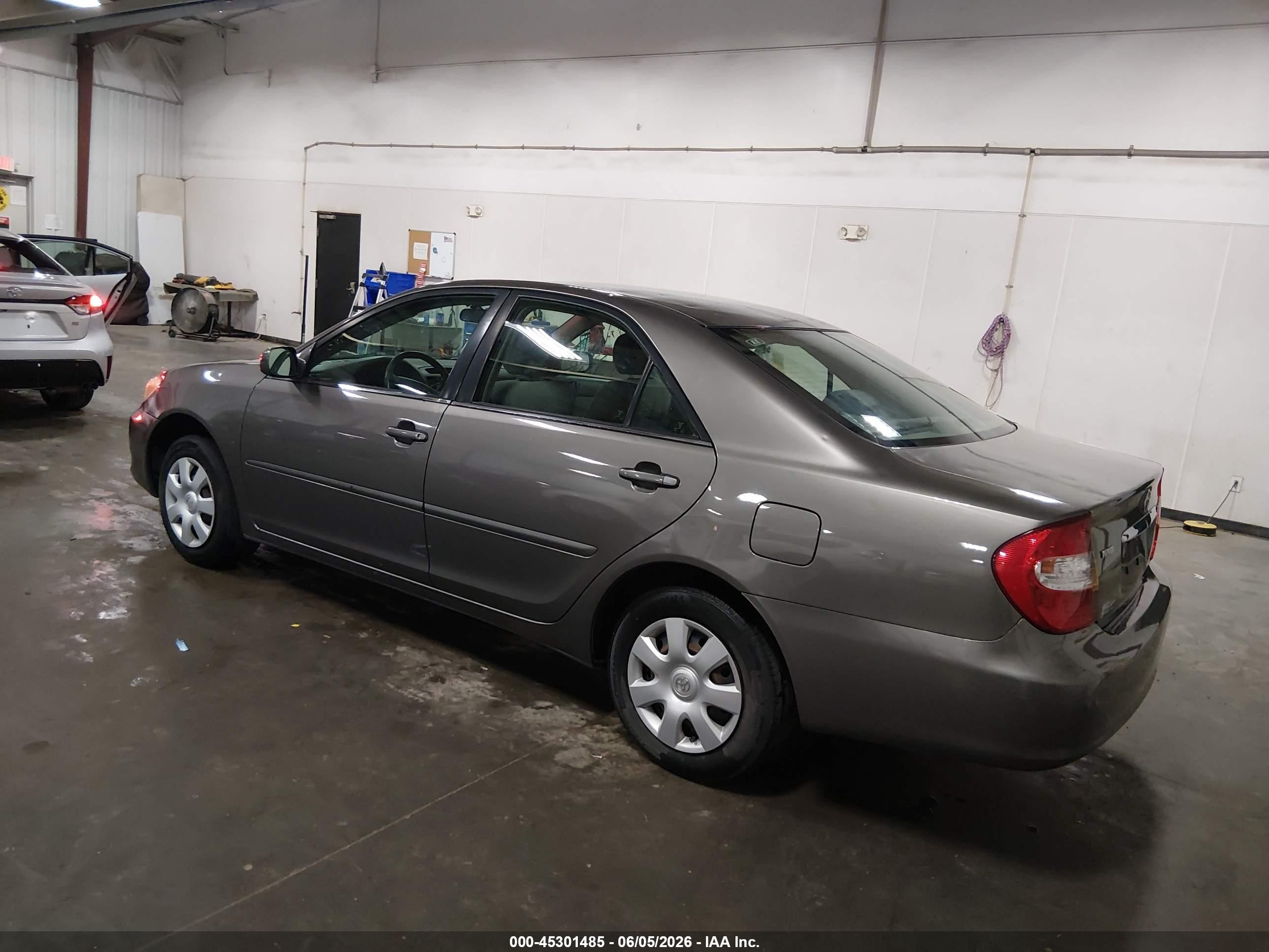 2004 Toyota Camry Le Gray vin: 4T1BE32K64U838862