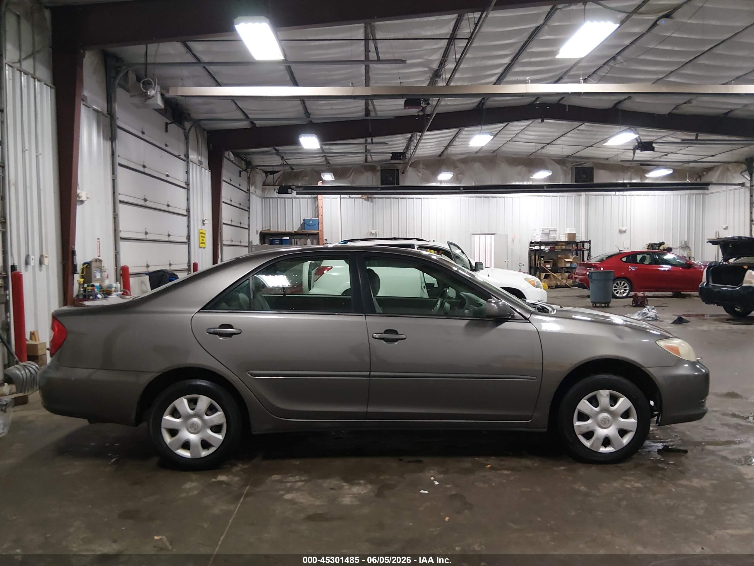 2004 Toyota Camry Le Gray vin: 4T1BE32K64U838862