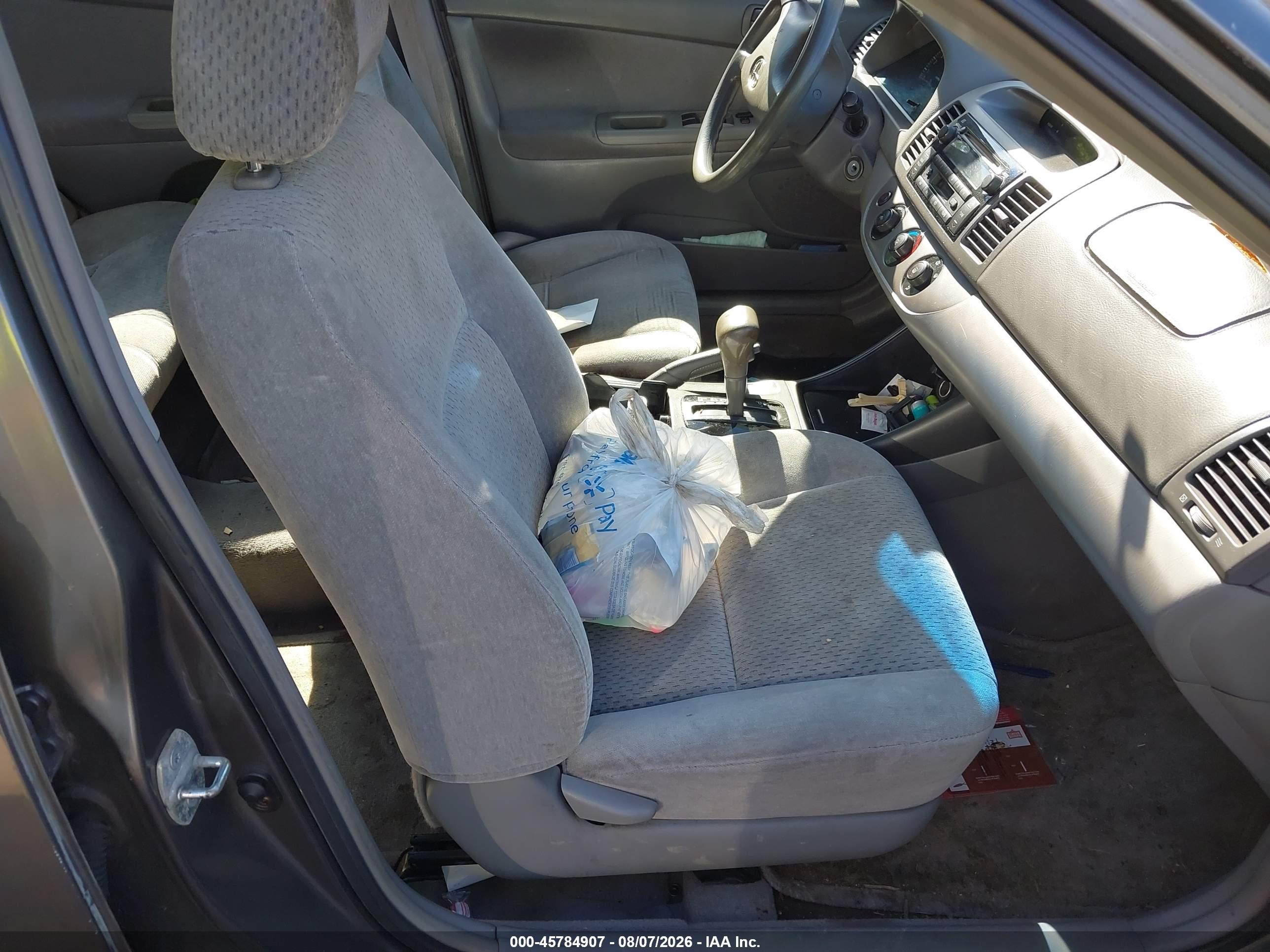 2004 Toyota Camry Le Gray vin: 4T1BE32K64U842930
