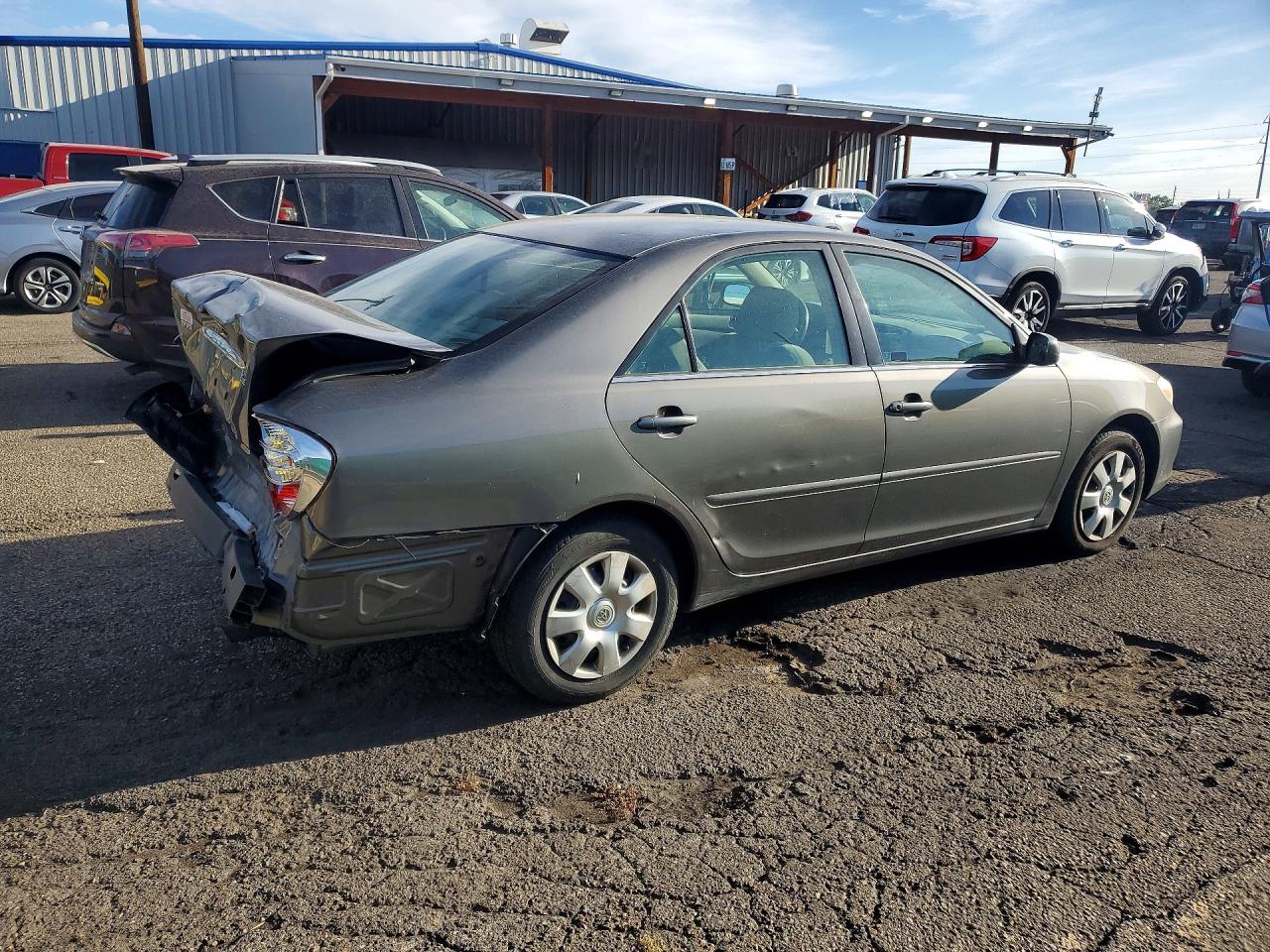 2004 Toyota Camry Le Tan vin: 4T1BE32K64U844290