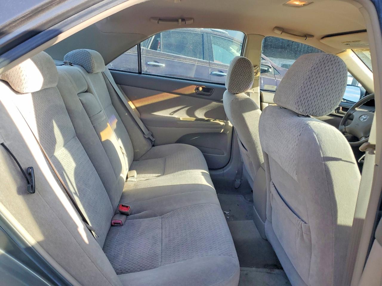 2004 Toyota Camry Le Tan vin: 4T1BE32K64U844290