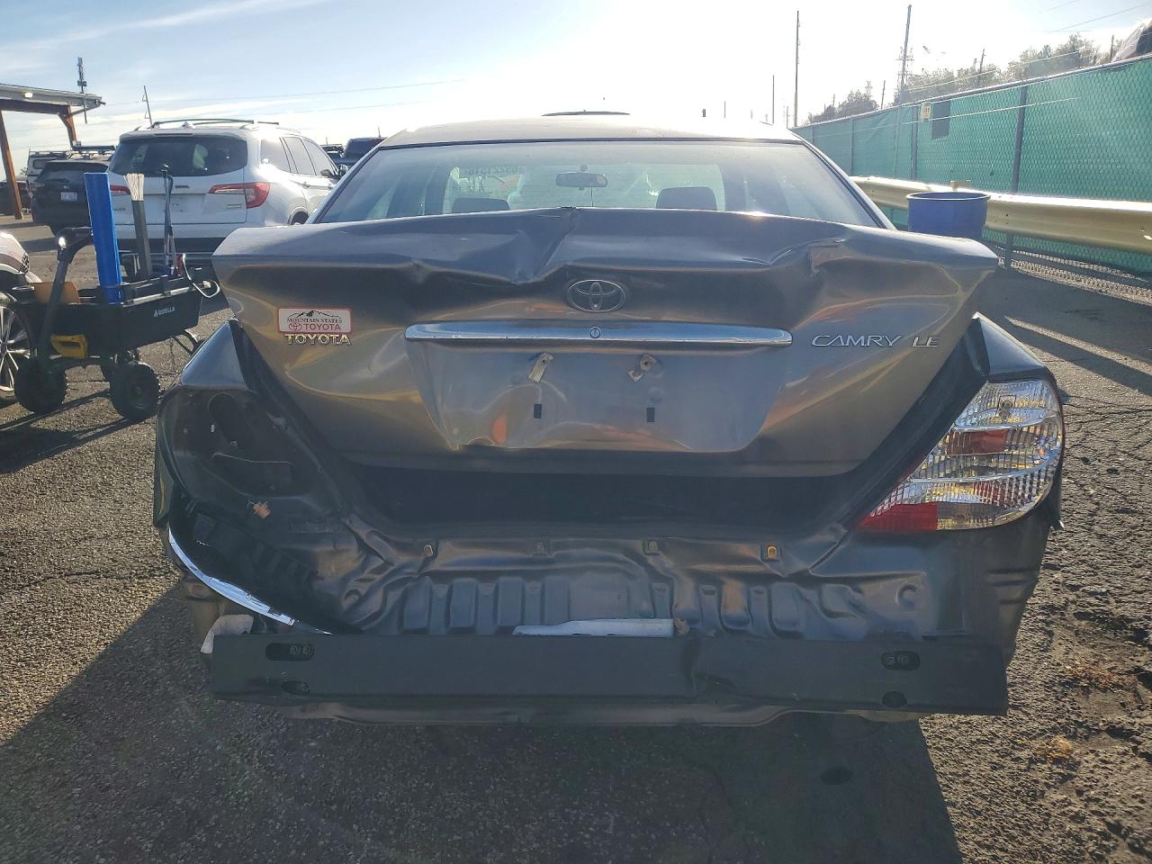 2004 Toyota Camry Le Tan vin: 4T1BE32K64U844290