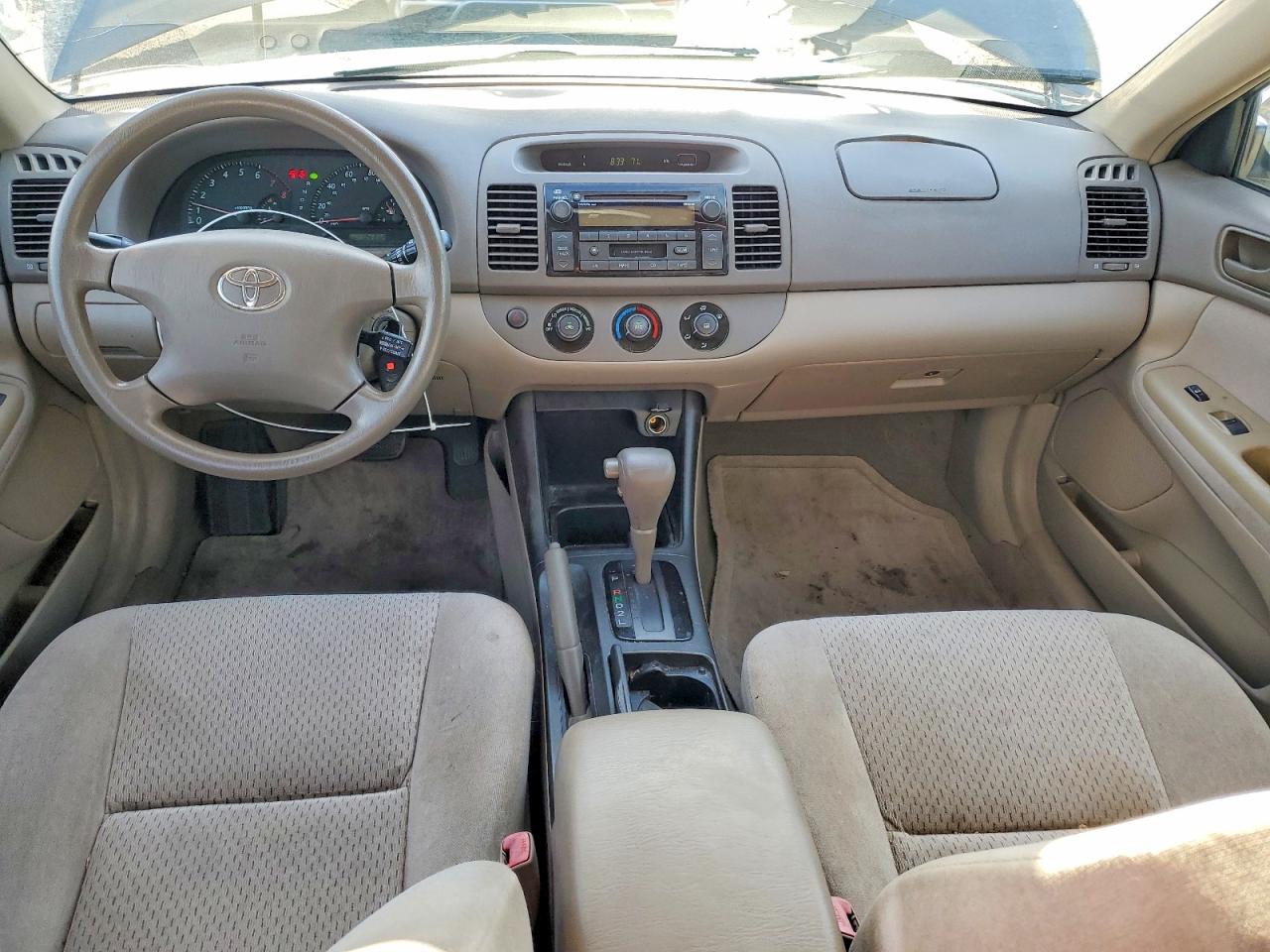 2004 Toyota Camry Le Tan vin: 4T1BE32K64U844290