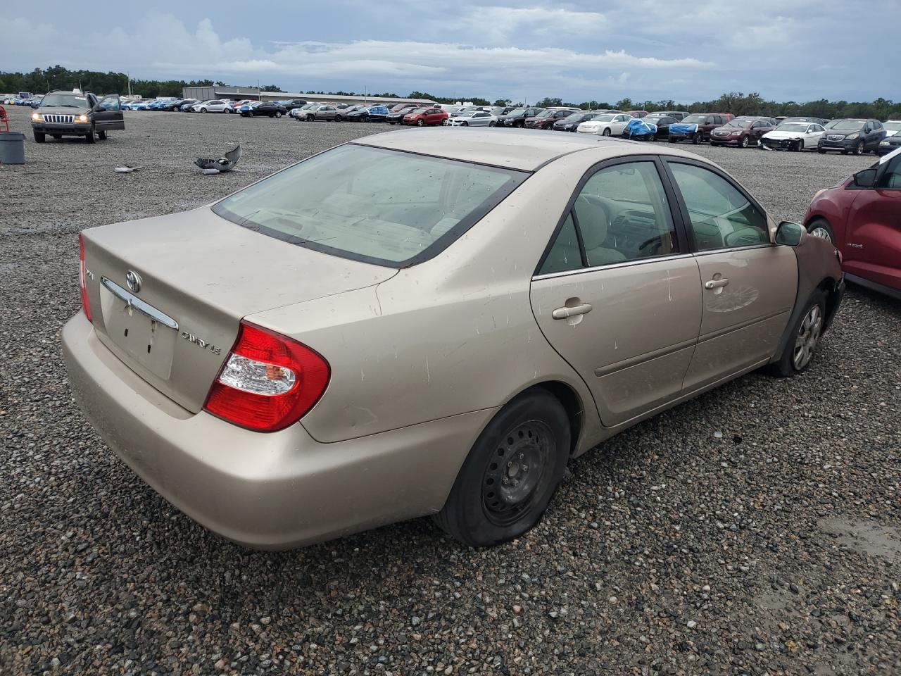 2004 Toyota Camry Le Gold vin: 4T1BE32K64U854284