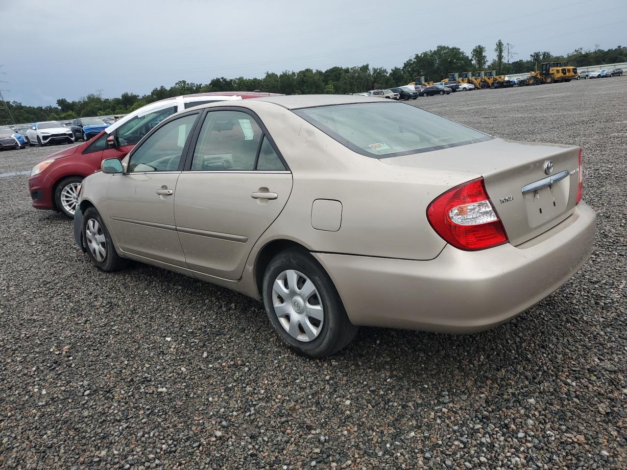 2004 Toyota Camry Le Gold vin: 4T1BE32K64U854284