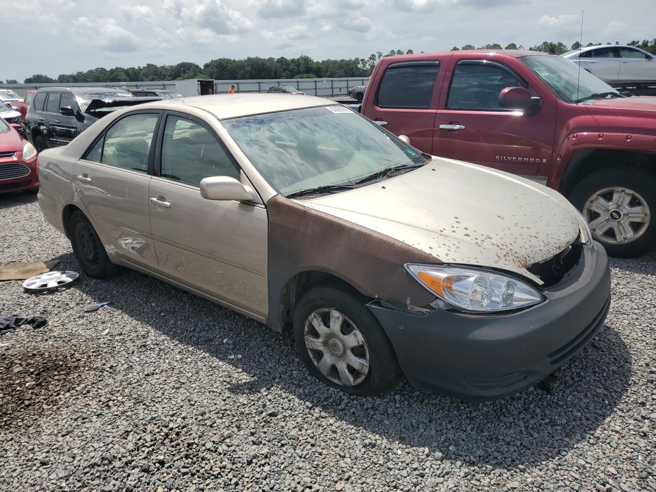 2004 Toyota Camry Le Gold vin: 4T1BE32K64U854284
