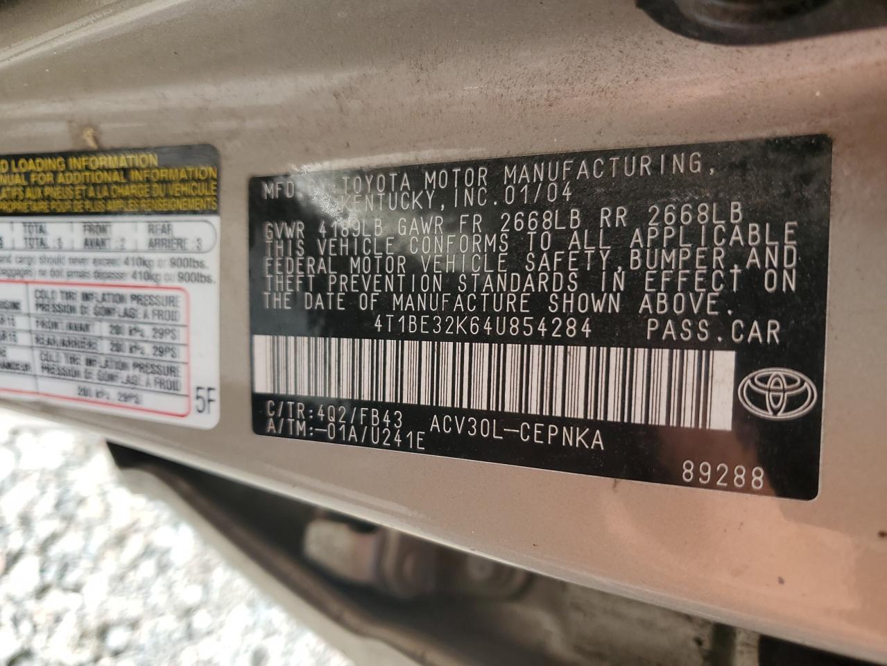 2004 Toyota Camry Le Gold vin: 4T1BE32K64U854284