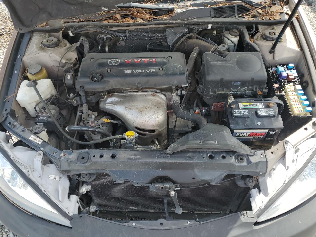 2004 Toyota Camry Le Gold vin: 4T1BE32K64U854284