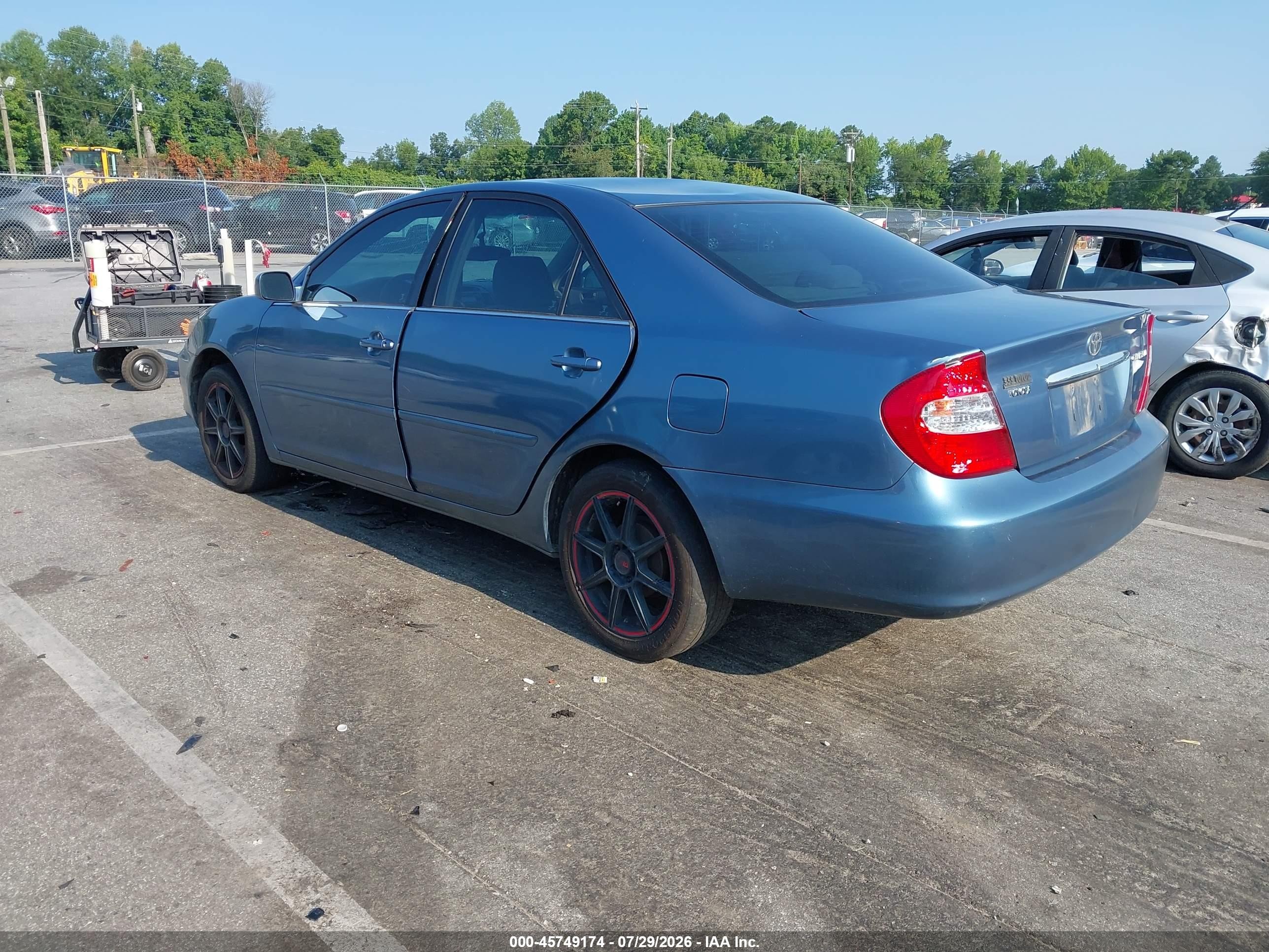 2004 Toyota Camry Le Blue vin: 4T1BE32K64U899127