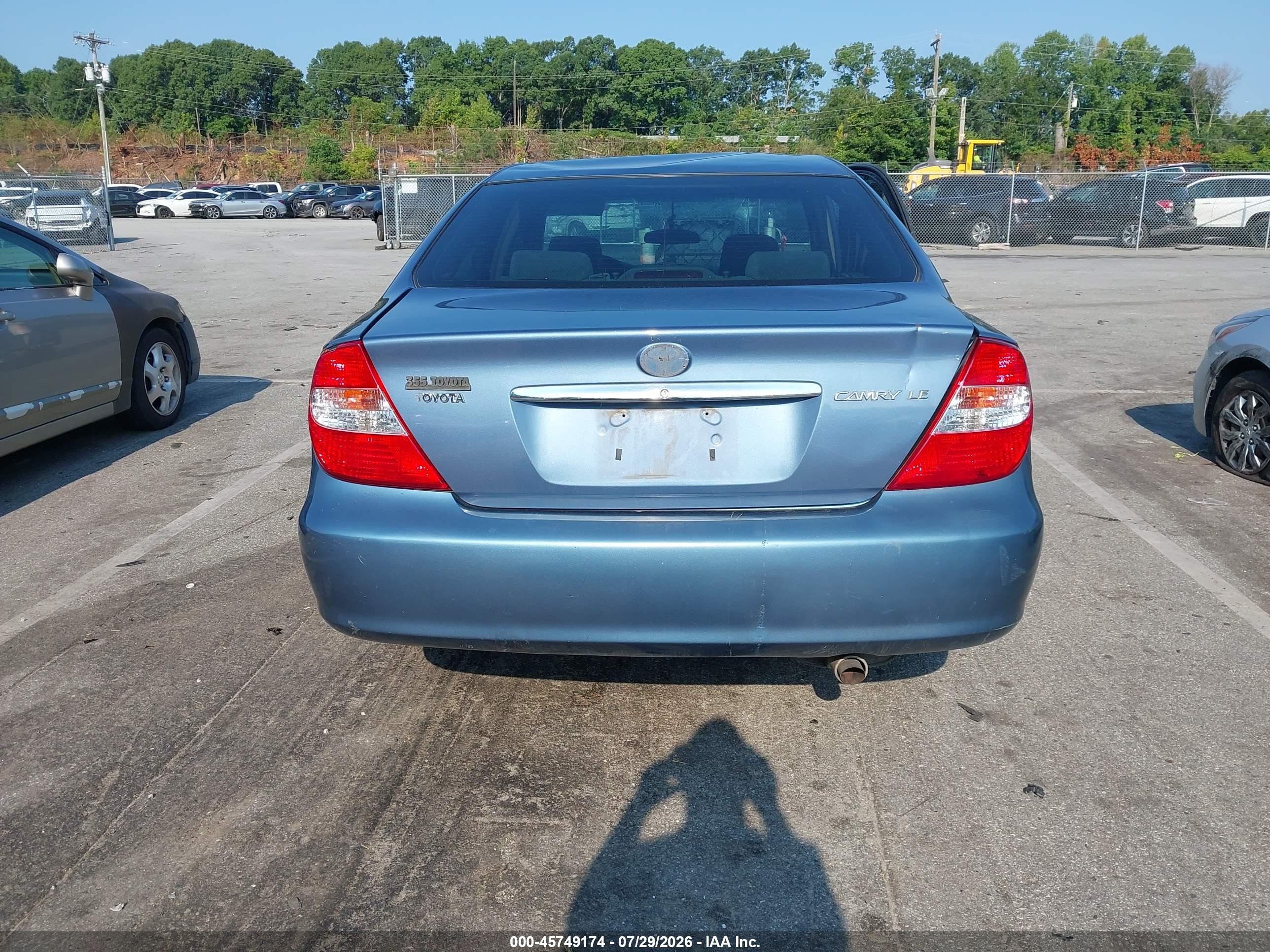 2004 Toyota Camry Le Blue vin: 4T1BE32K64U899127