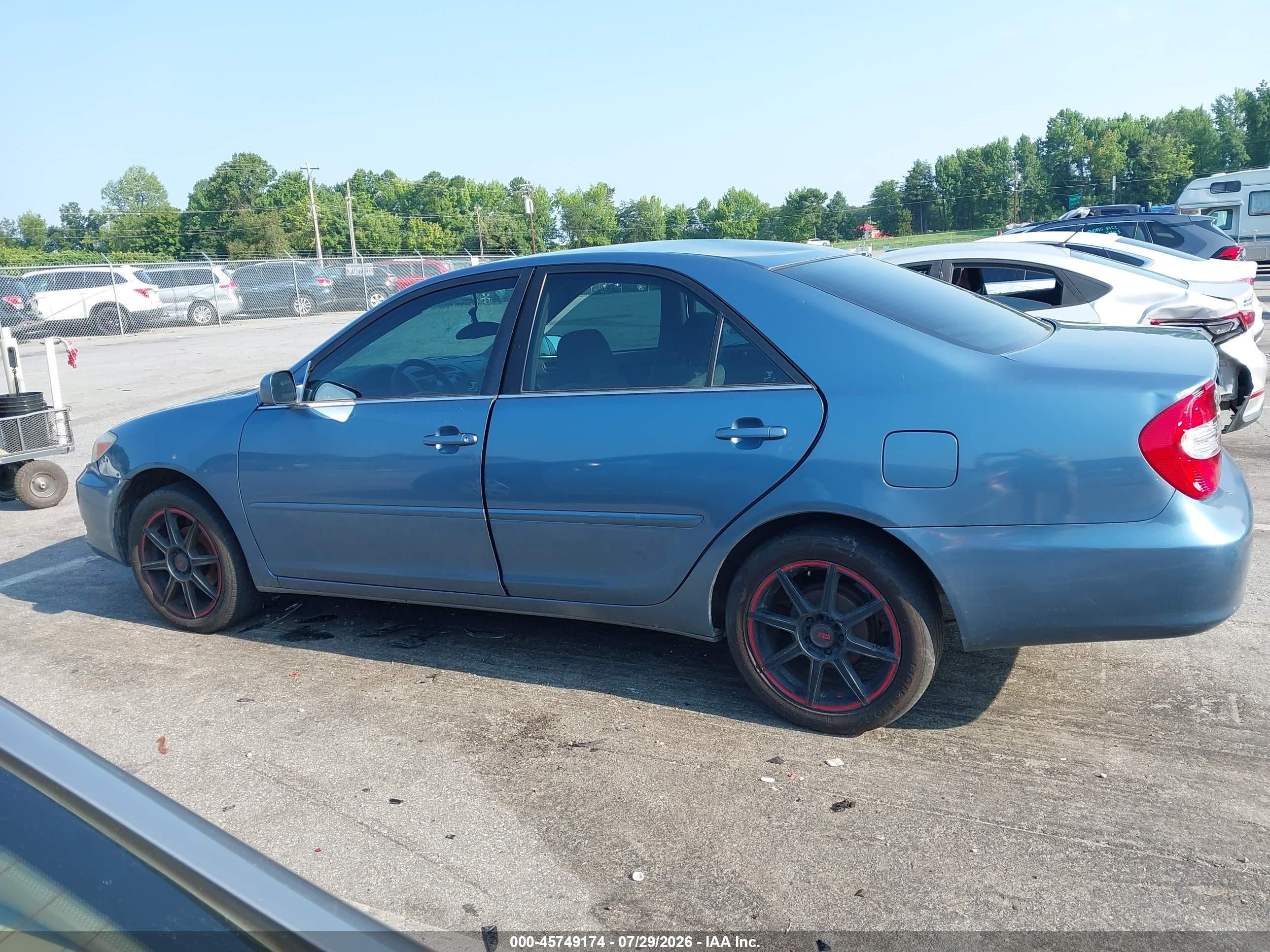 2004 Toyota Camry Le Blue vin: 4T1BE32K64U899127