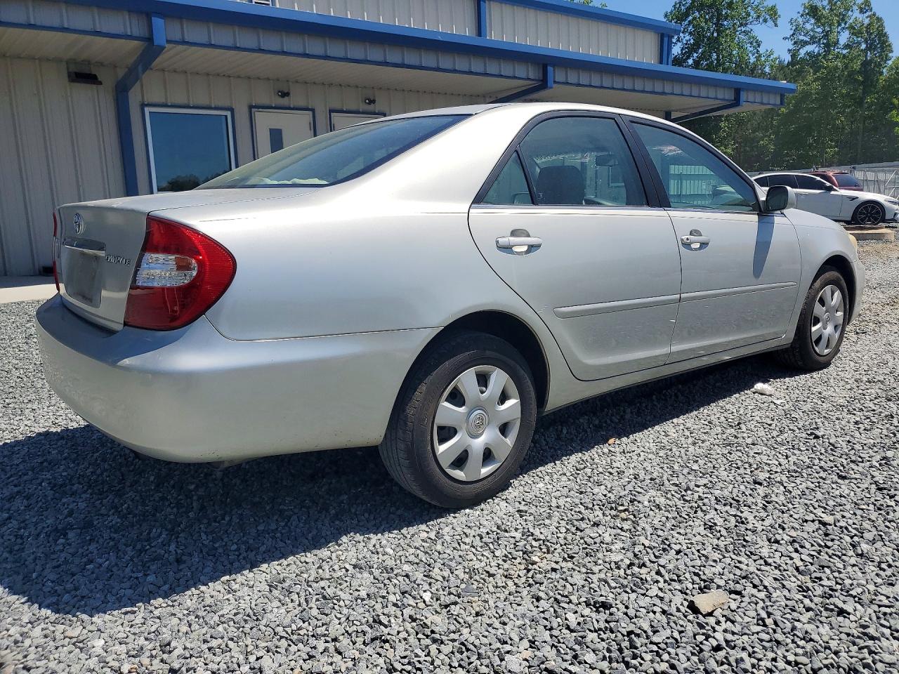 2004 Toyota Camry Le Серебряный vin: 4T1BE32K64U899421