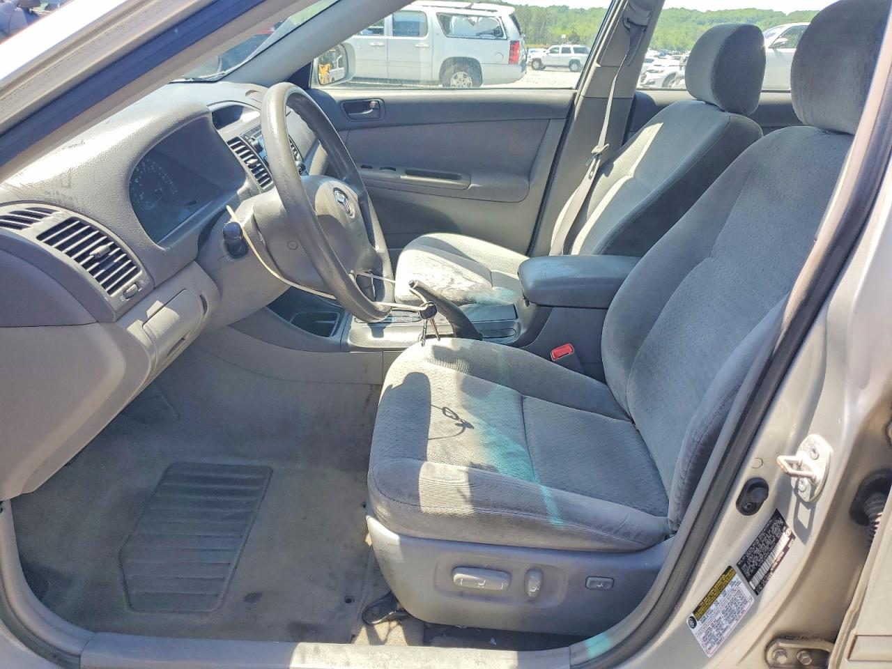 2004 Toyota Camry Le Серебряный vin: 4T1BE32K64U899421