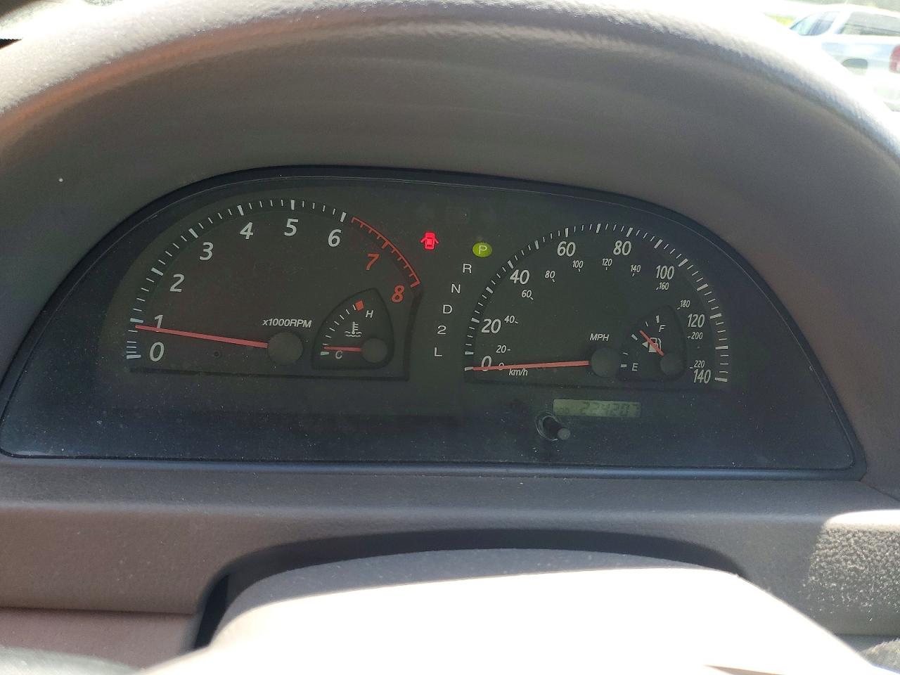 2004 Toyota Camry Le Серебряный vin: 4T1BE32K64U899421