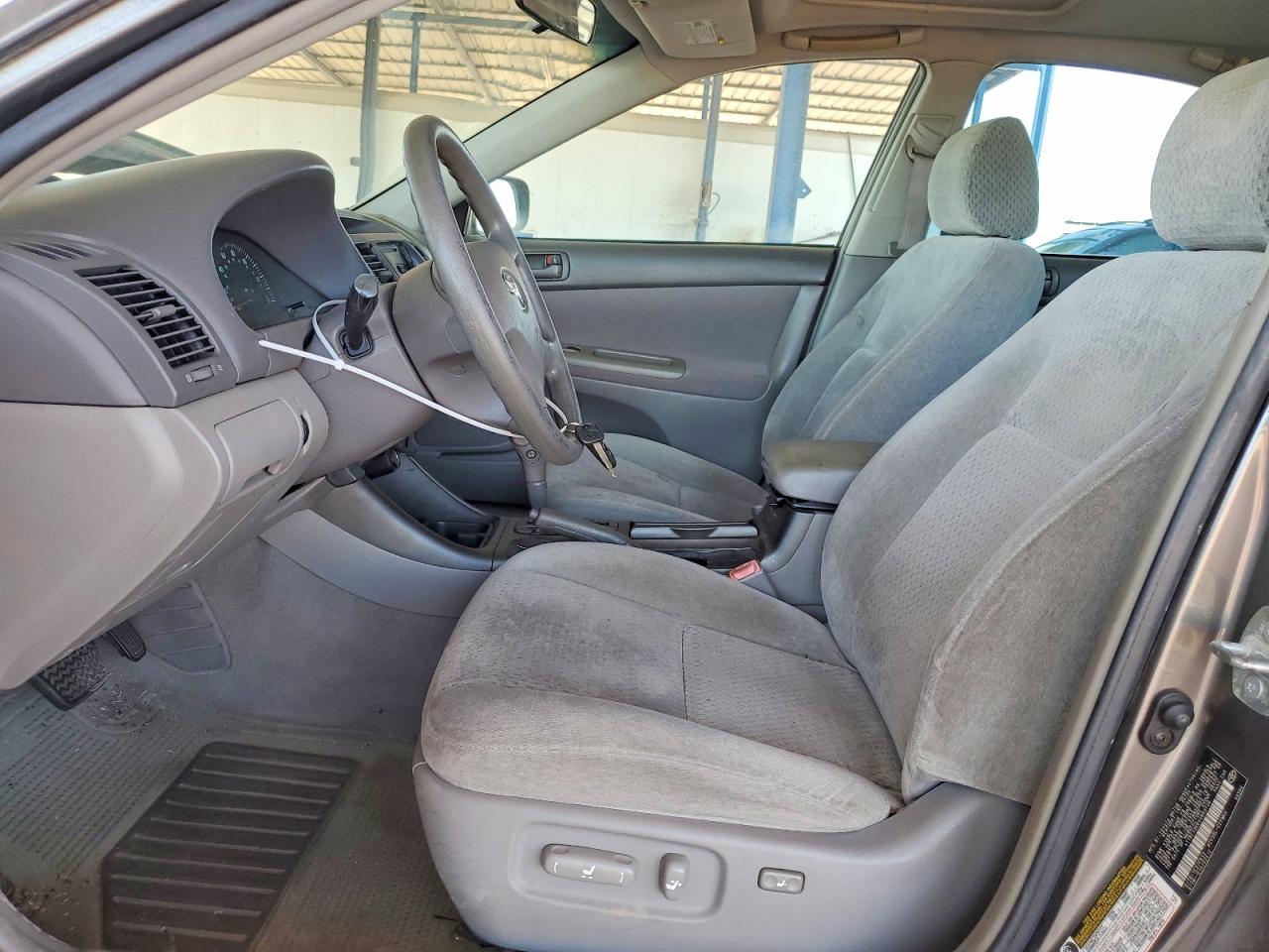 2004 Toyota Camry Le Gray vin: 4T1BE32K64U899726