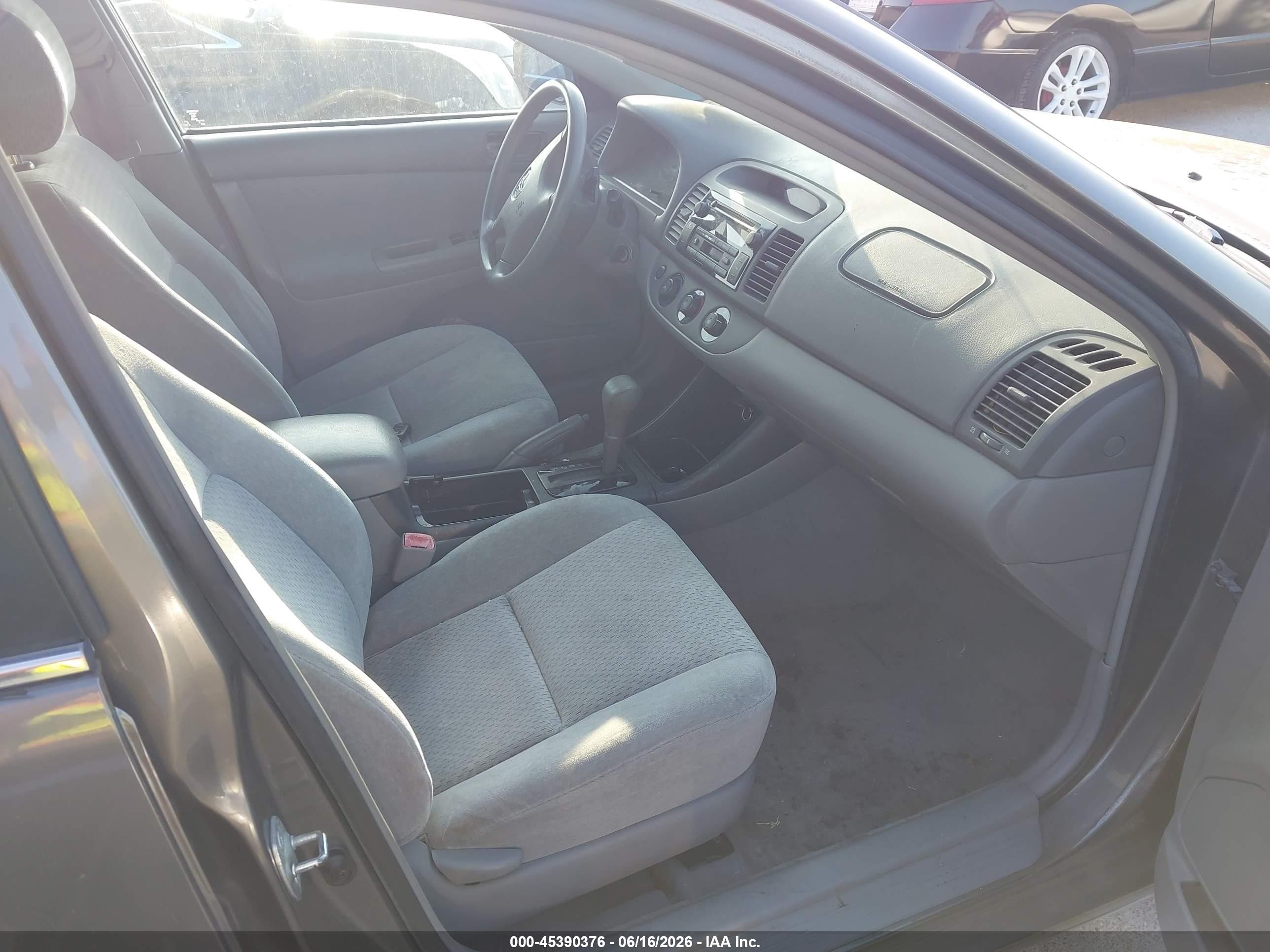 2004 Toyota Camry Le Серый vin: 4T1BE32K64U908778