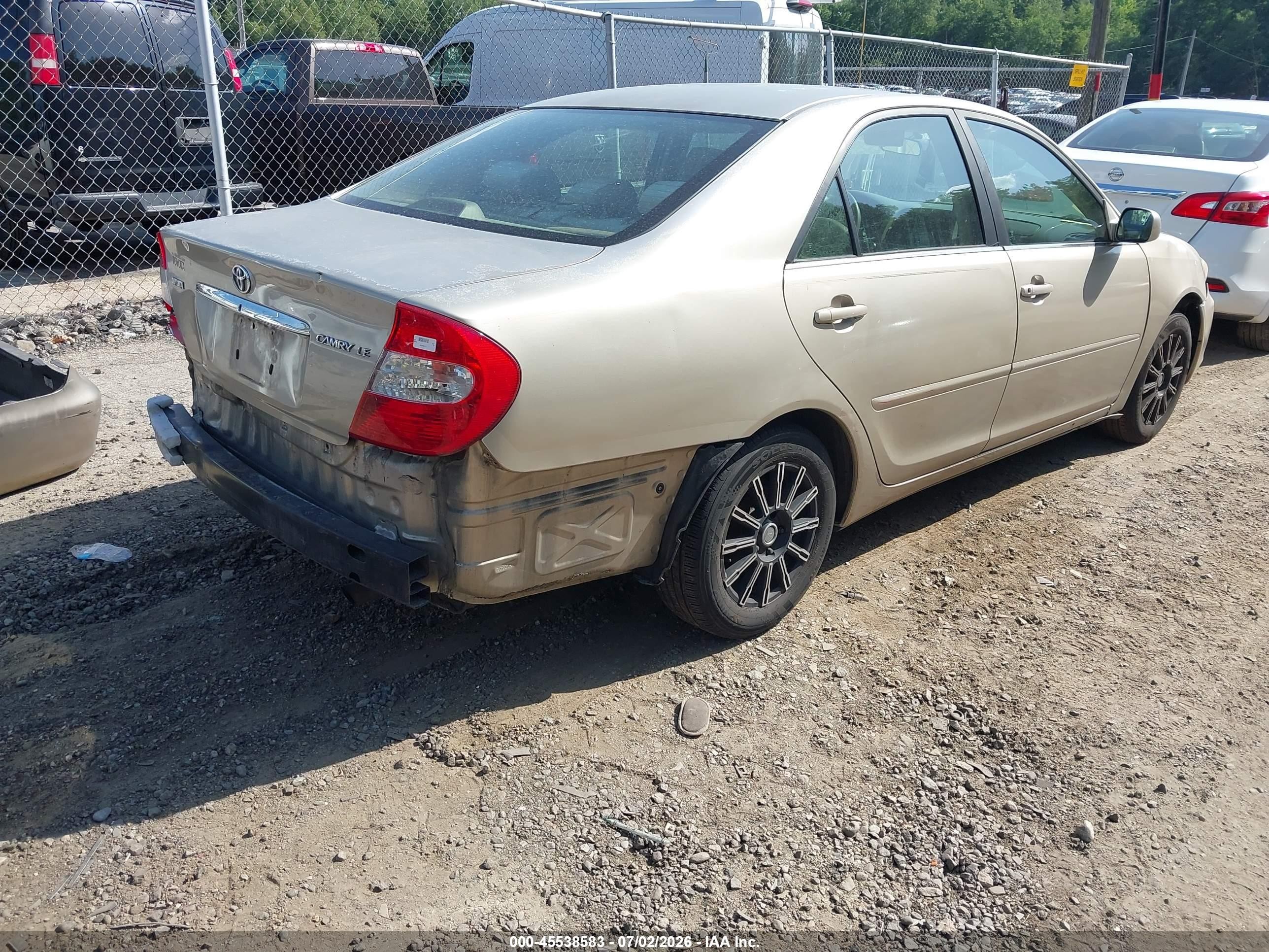 2005 Toyota Camry Le Gold vin: 4T1BE32K65U010215