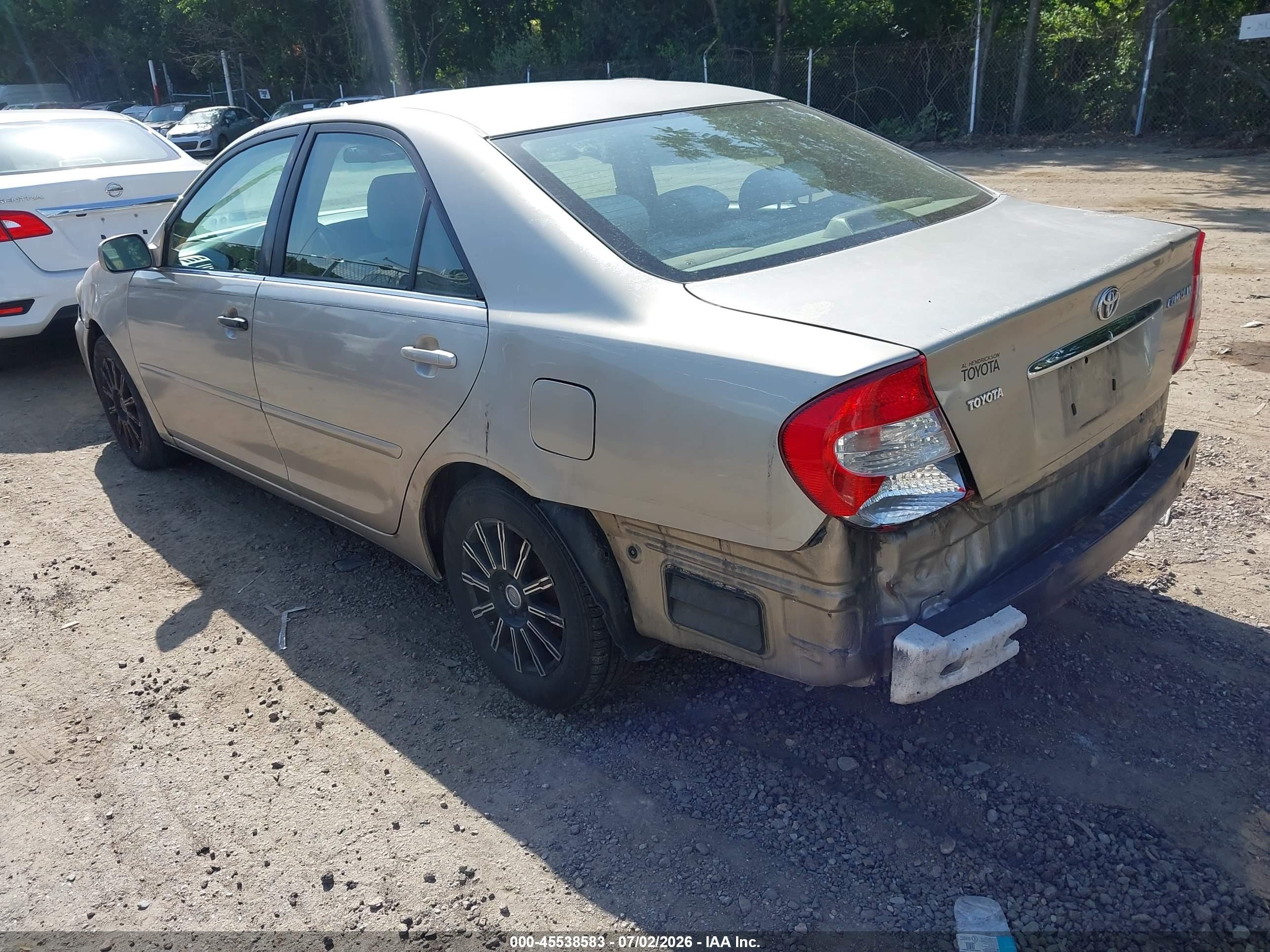 2005 Toyota Camry Le Gold vin: 4T1BE32K65U010215