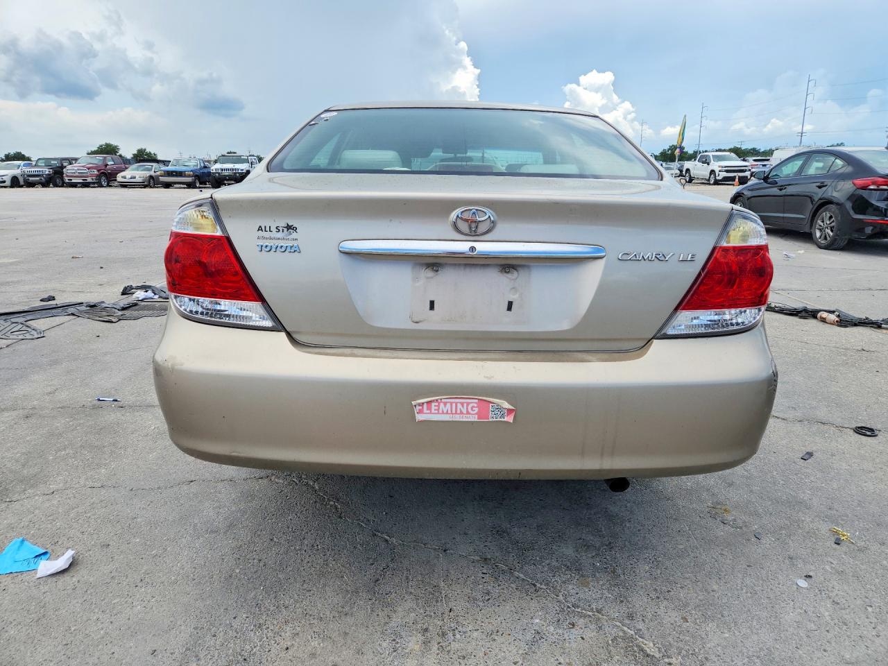 2005 Toyota Camry Le Золотой vin: 4T1BE32K65U019402