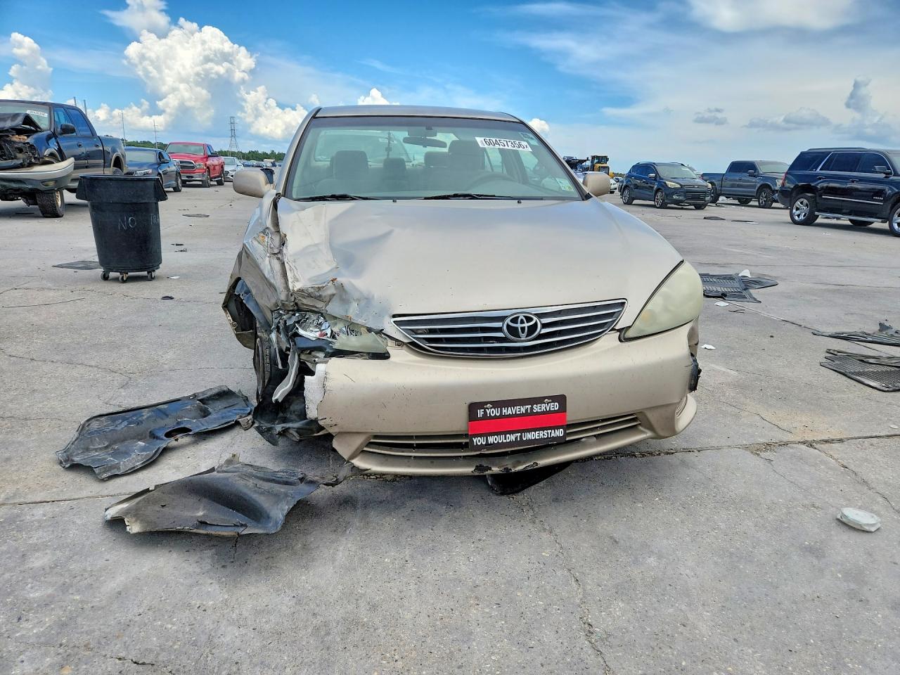 2005 Toyota Camry Le Золотой vin: 4T1BE32K65U019402