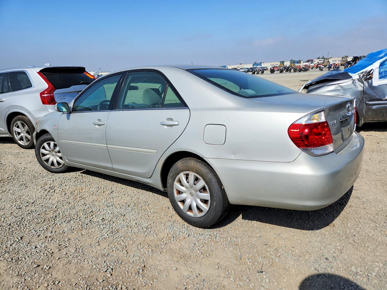 2005 Toyota Camry Le Silver vin: 4T1BE32K65U028357