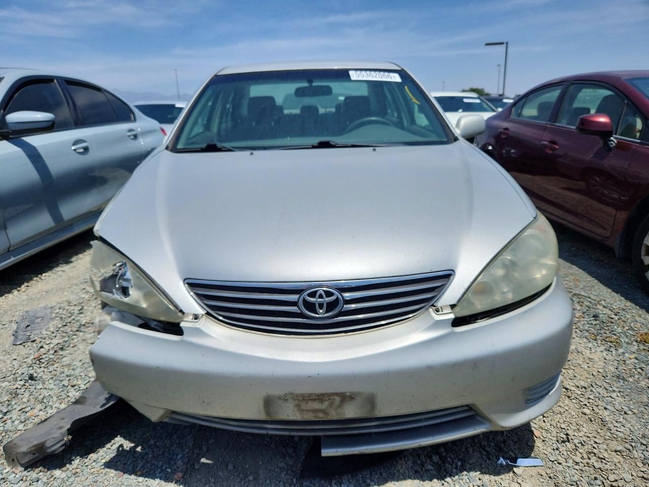 2005 Toyota Camry Le Silver vin: 4T1BE32K65U028357