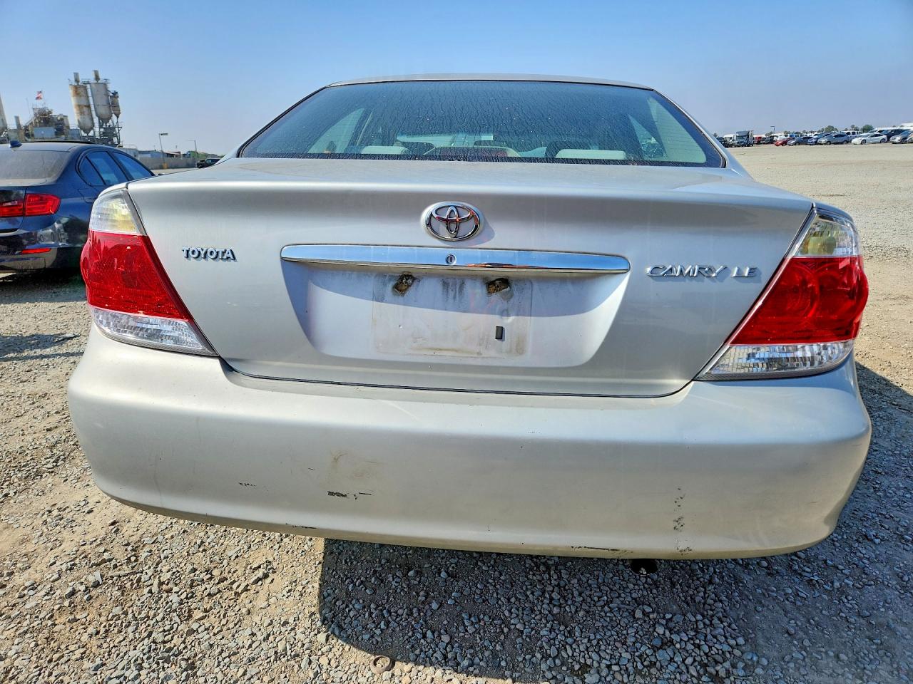 2005 Toyota Camry Le Silver vin: 4T1BE32K65U028357