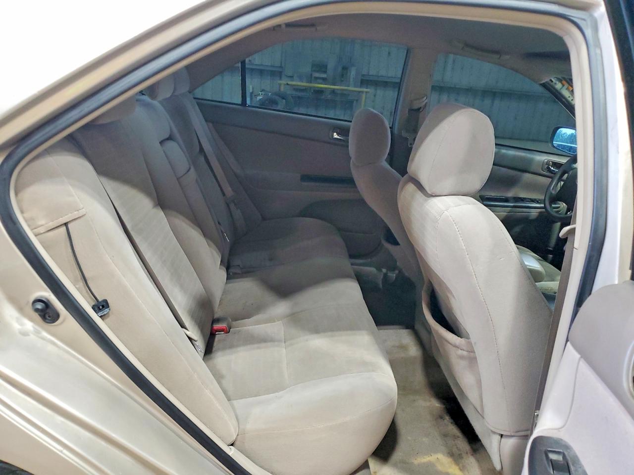 2005 Toyota Camry Le Tan vin: 4T1BE32K65U029153